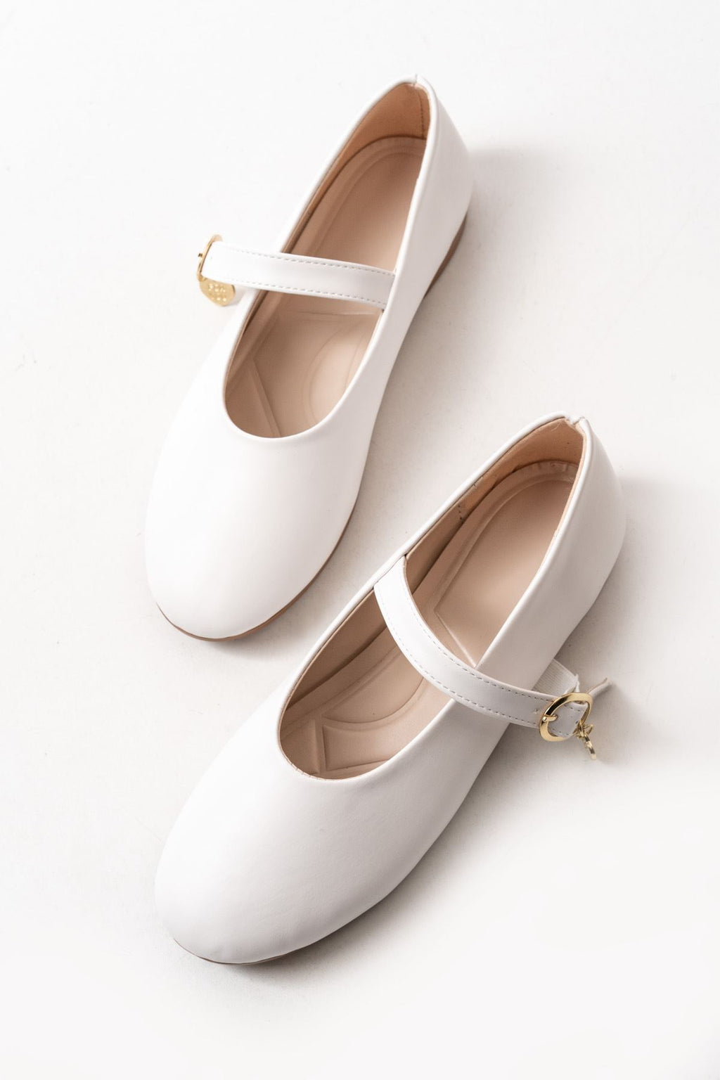 Ayakkabı Aşkı İNF-324 Beyaz Baretli Tokalı Günlük Kadın Babet - Ayakkabı Aşkı