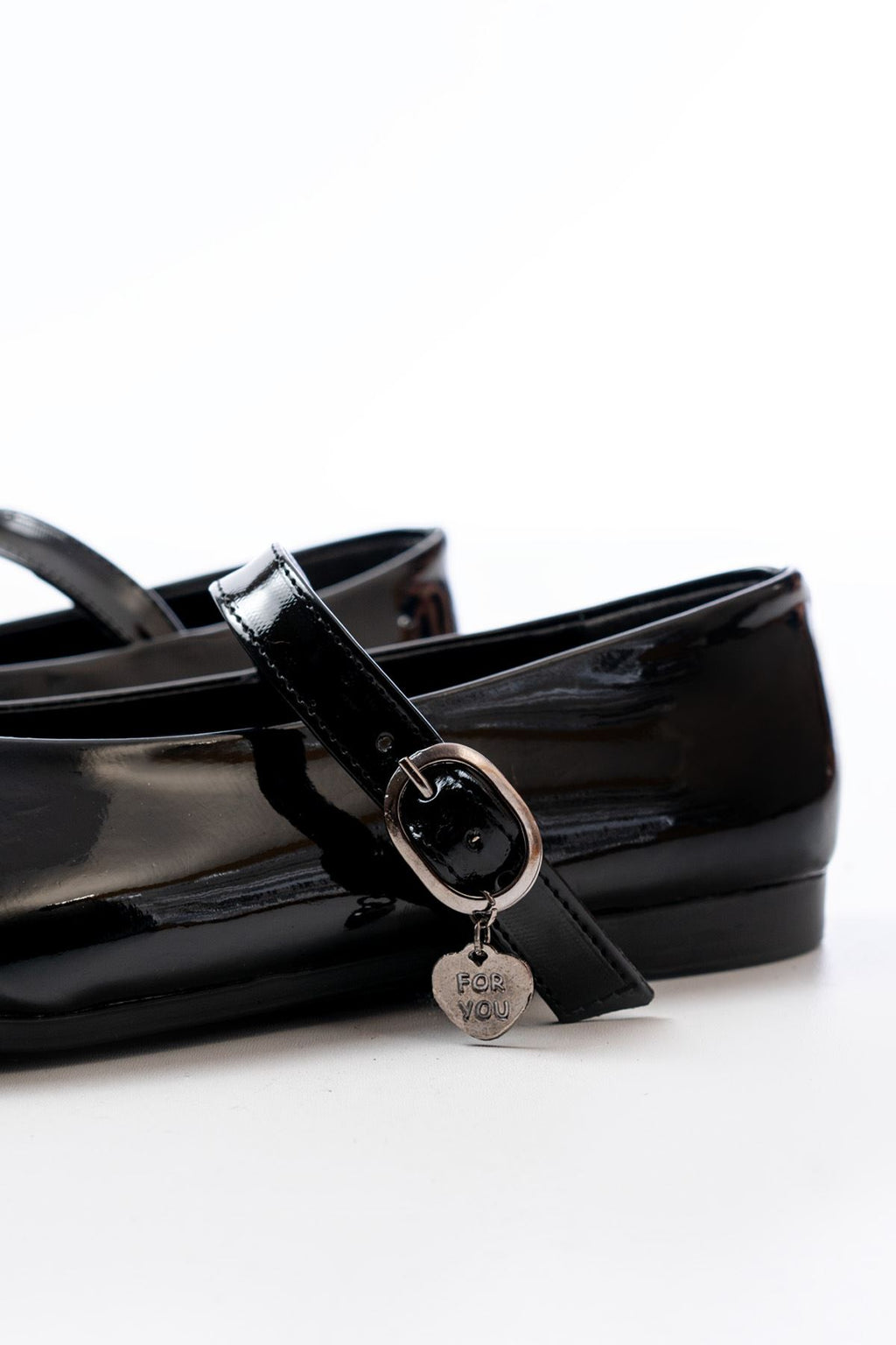 Ayakkabı Aşkı İNF-324 Siyah Rugan Baretli Tokalı Günlük Kadın Babet - Ayakkabı Aşkı