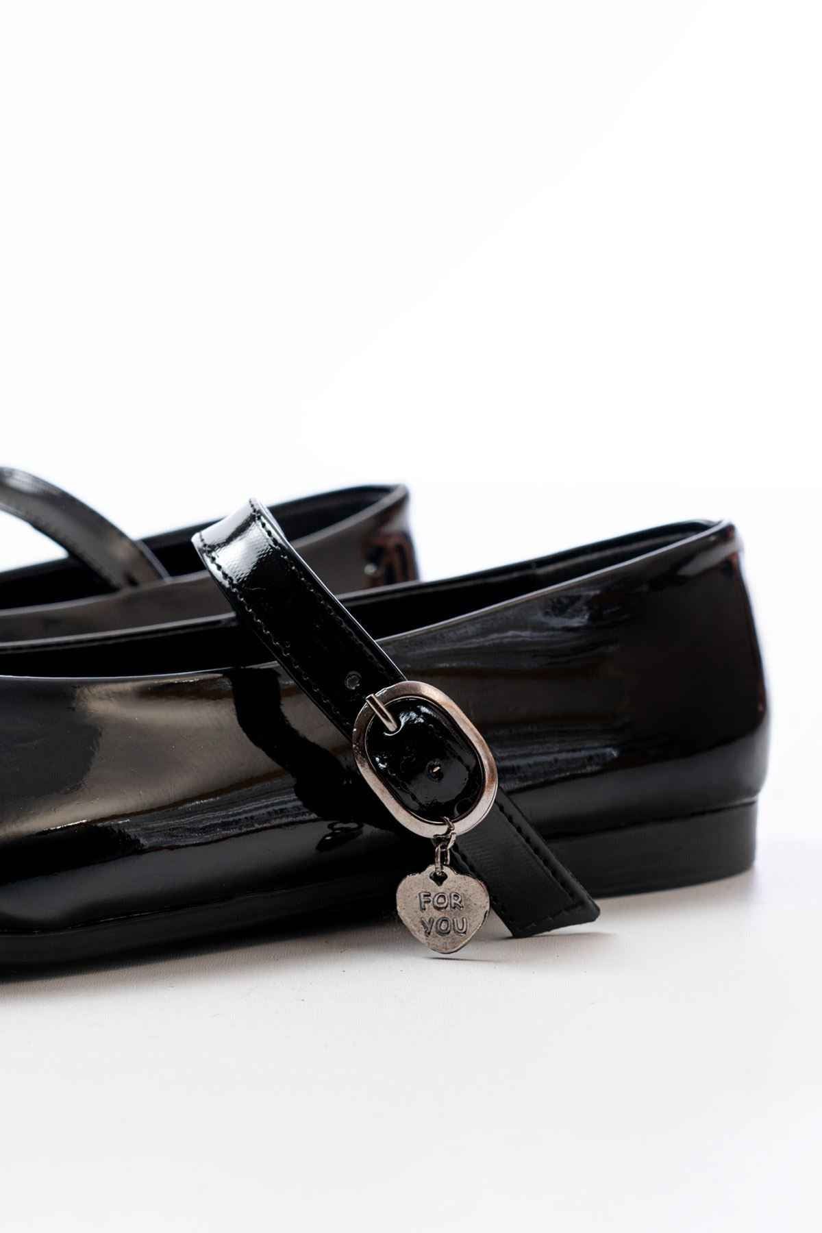 Ayakkabı Aşkı Inf-324 Siyah Rugan Baretli Tokalı Günlük Kadın Babet