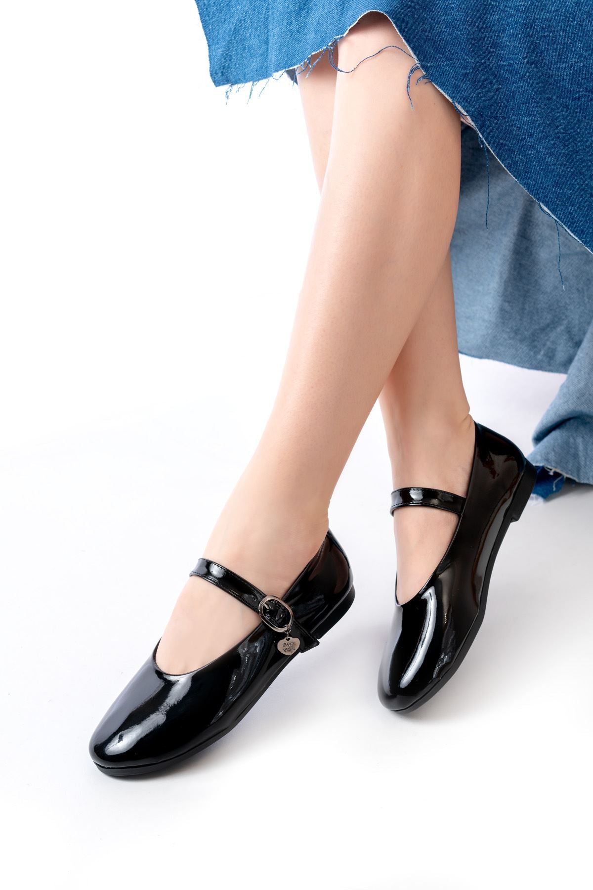 Ayakkabı Aşkı İNF-324 Siyah Rugan Baretli Tokalı Günlük Kadın Babet - Ayakkabı Aşkı