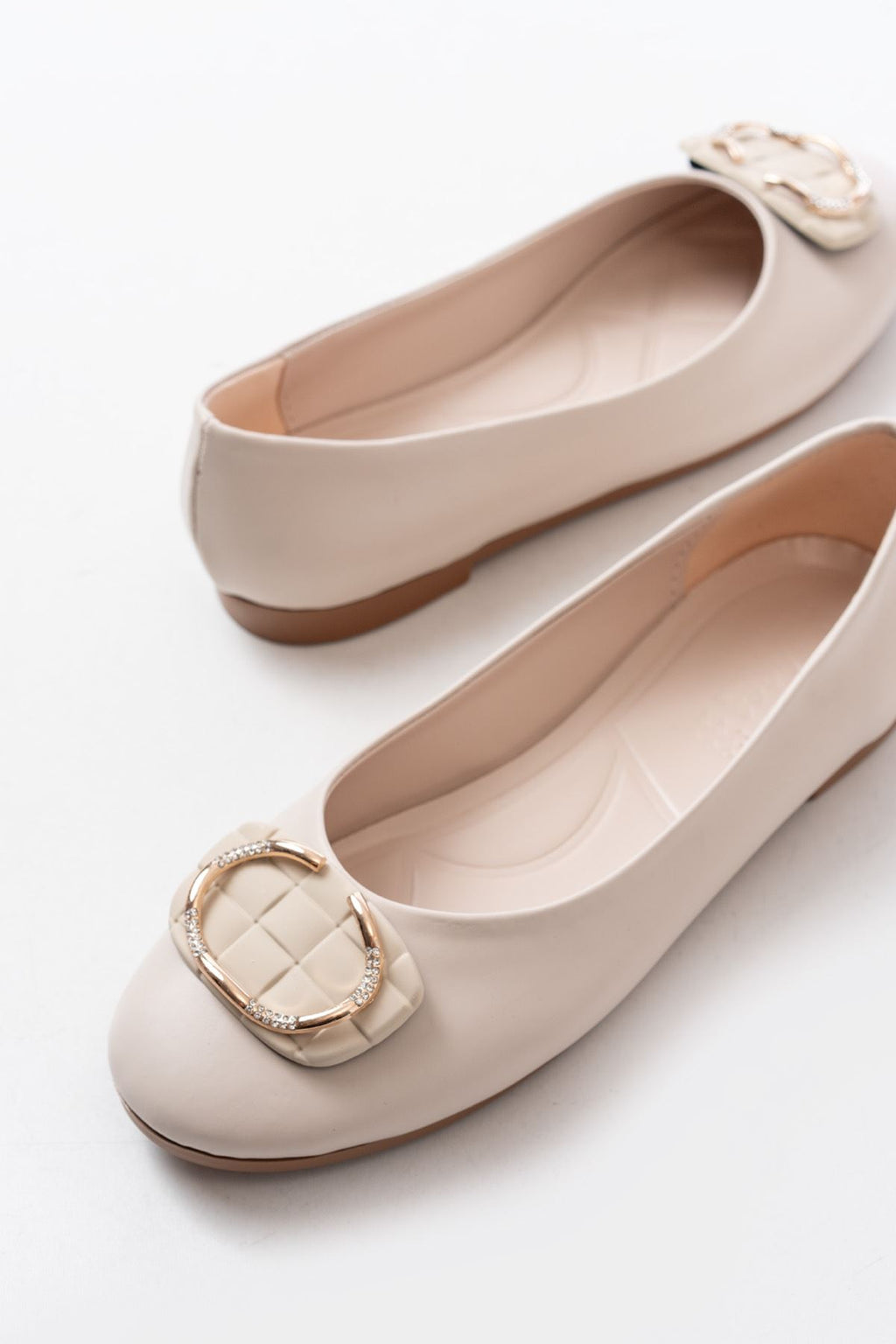 Ayakkabı Aşkı İNF-325 Bej Tokalı Aksesuarlı Günlük Kadın Babet - Ayakkabı Aşkı