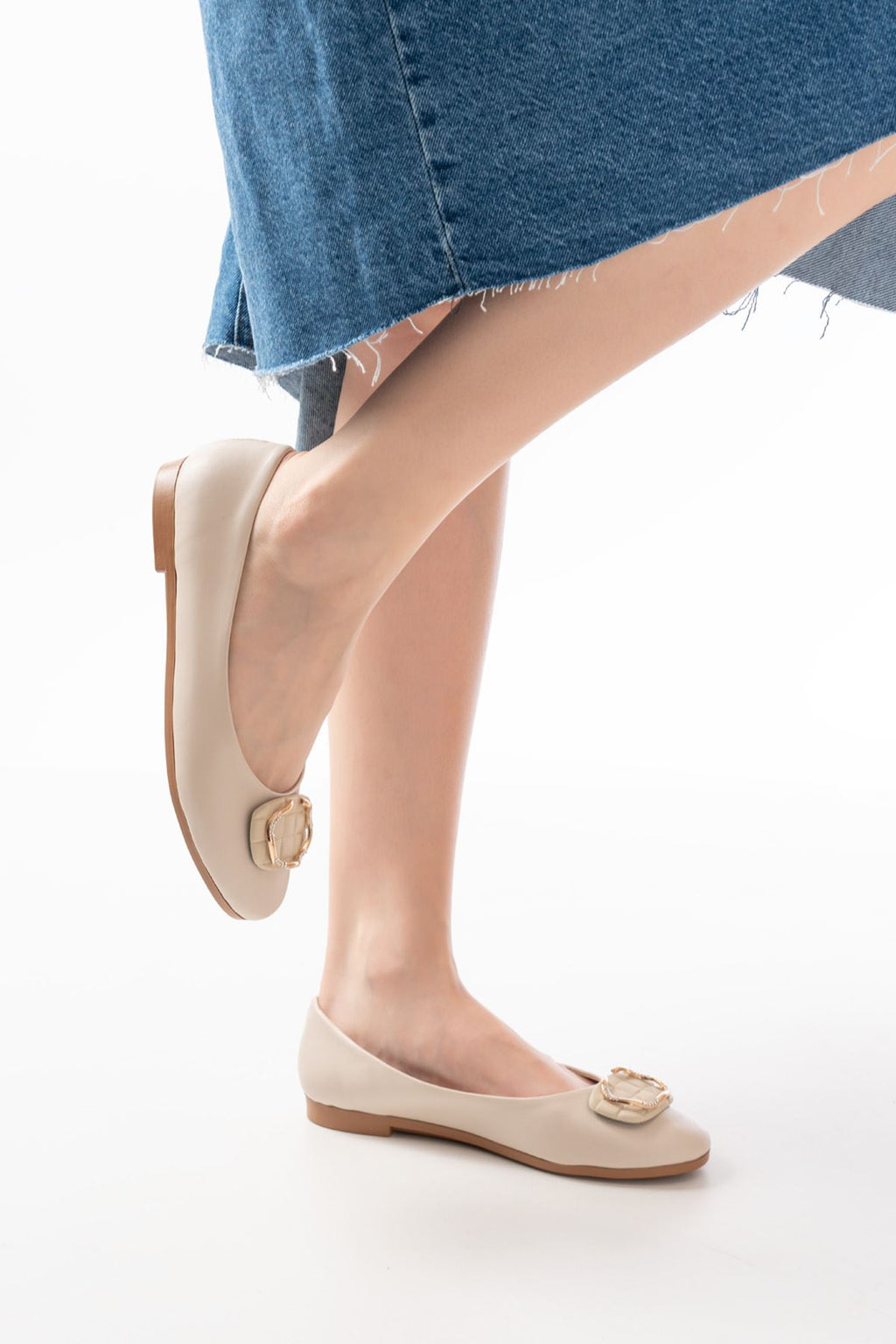 Ayakkabı Aşkı İNF-325 Bej Tokalı Aksesuarlı Günlük Kadın Babet - Ayakkabı Aşkı