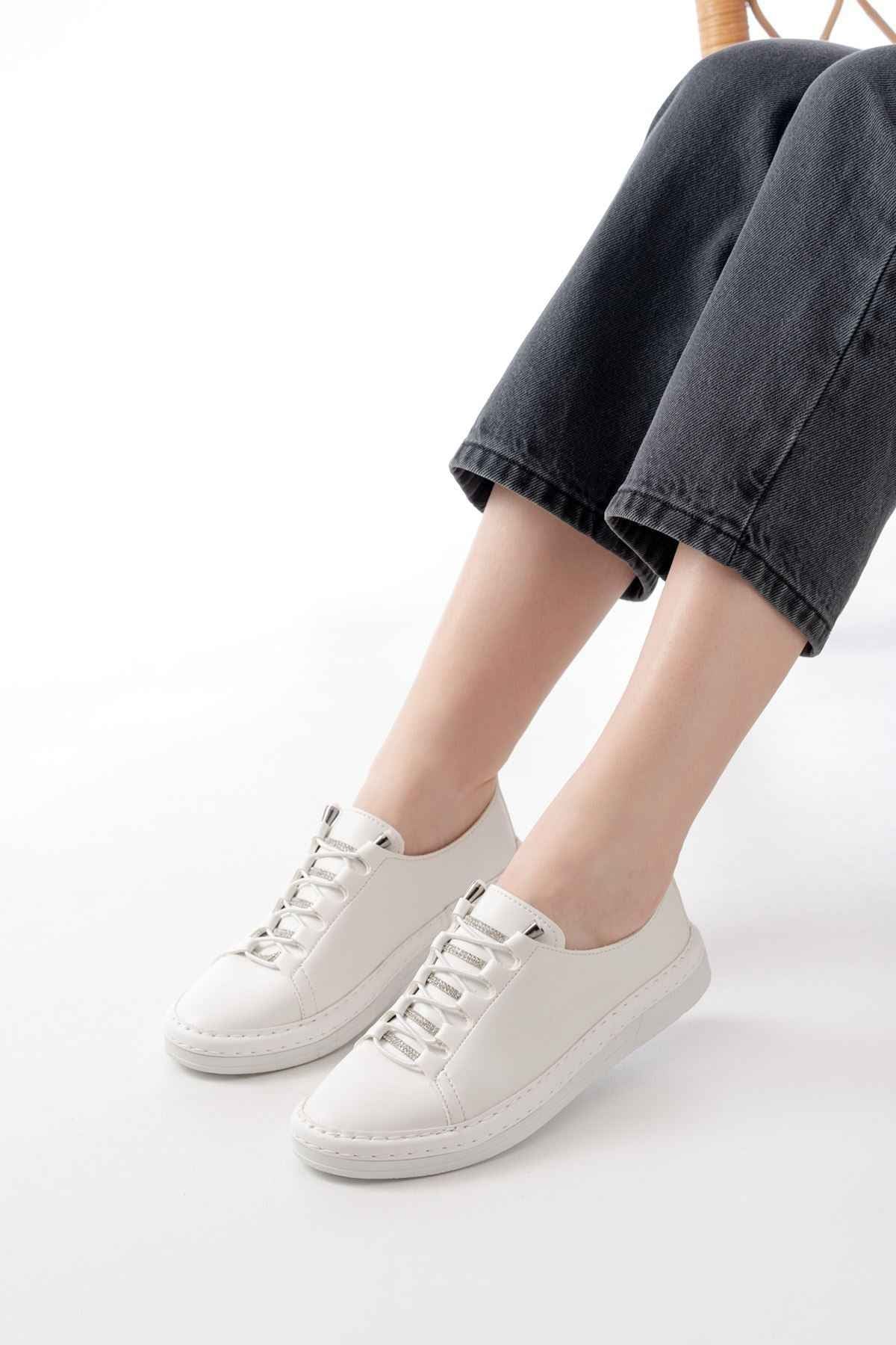 Ayakkabı Aşkı Mk-9026 Beyaz Bağcıklı  Taş Aksesuarlı Günlük Spor Ayakkabı