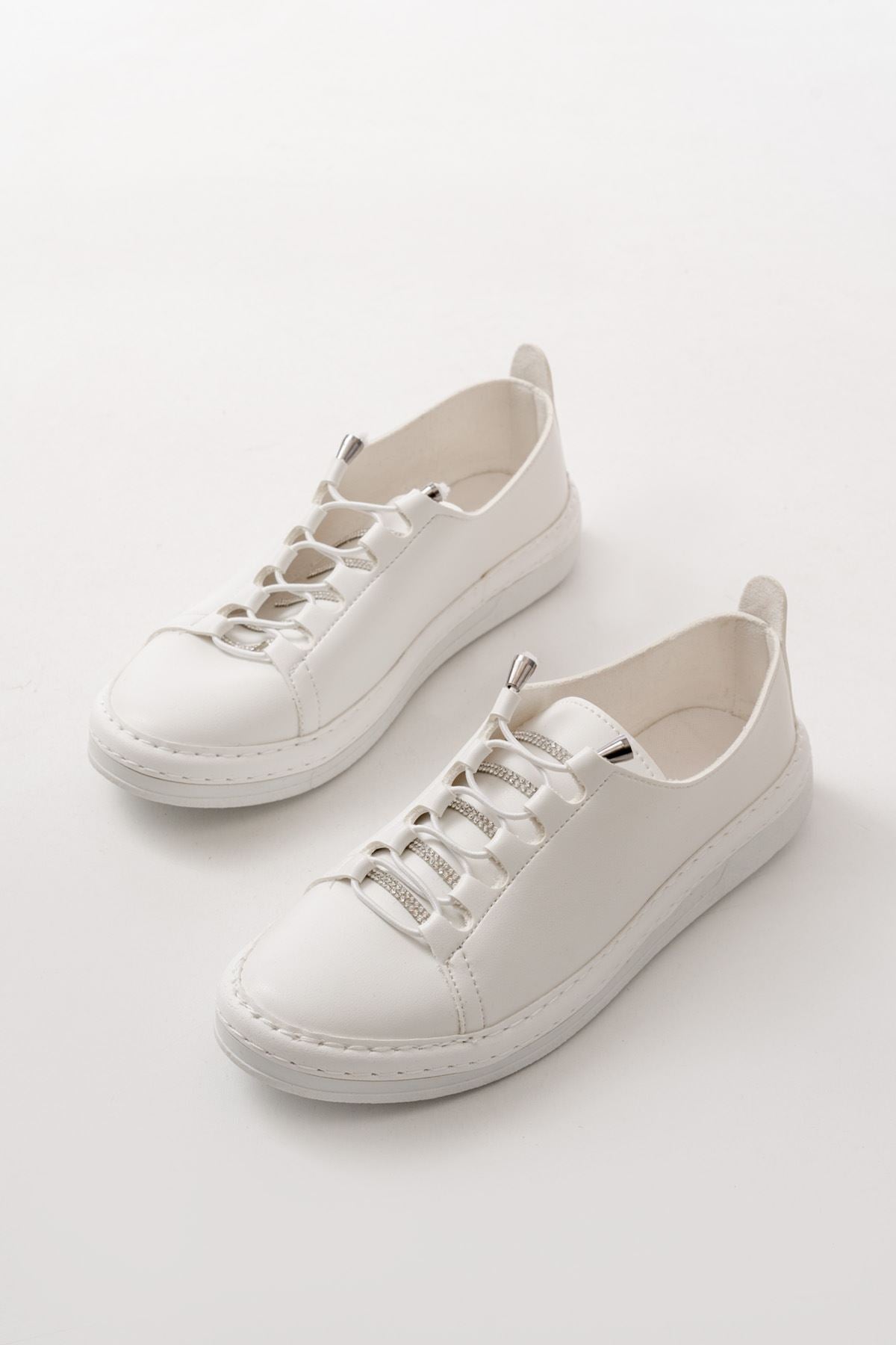 Ayakkabı Aşkı Beyaz Bağcıklı Taş Aksesuarlı Günlük Spor Ayakkabı