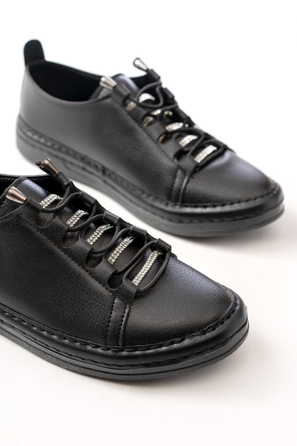 Ayakkabı Aşkı Siyah Bağcıklı Taş Aksesuarlı Günlük Spor Ayakkabı