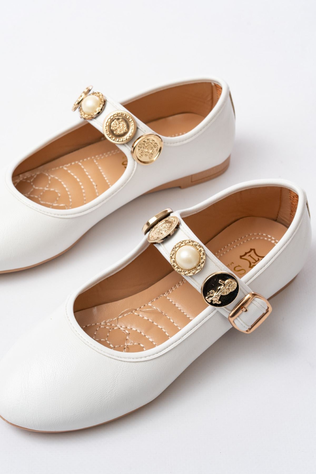 Ayakkabı Aşkı İNF-6363 Beyaz Baret Tokalı Günlük Bayan Ayakkabı - Ayakkabı Aşkı