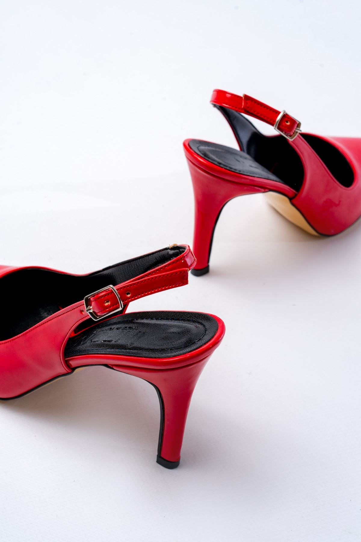 Ayakkabı Aşkı Kırmızı Rugan Günlük Arkası Açık 9 cm Topuklu Kadın Ayakkabı - Ayakkabı Aşkı