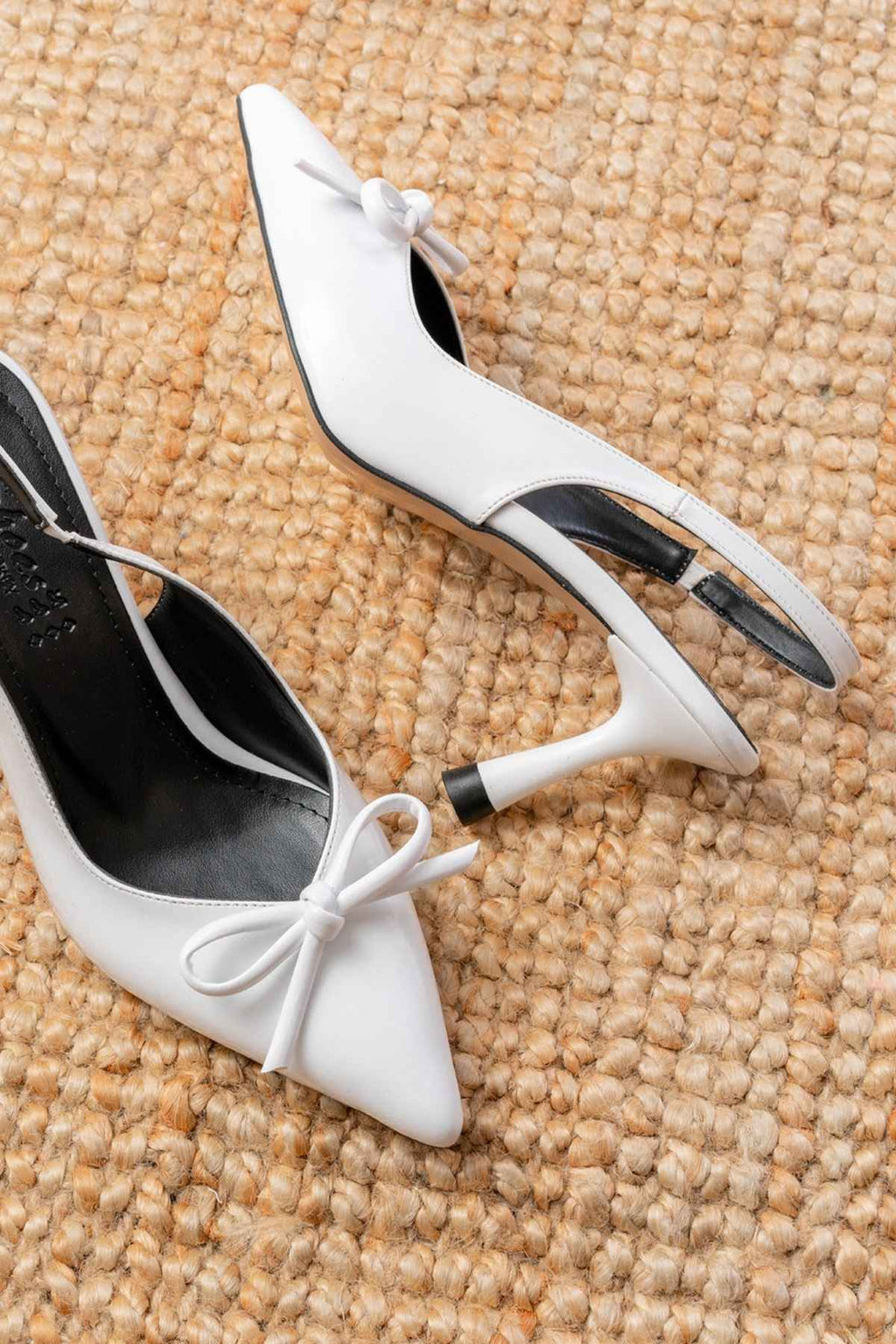 Ayakkabı Aşkı Inf-4500 Beyaz Rugan Günlük Arkası Açık Fiyonklu Topuklu Bayan Ayakkabı