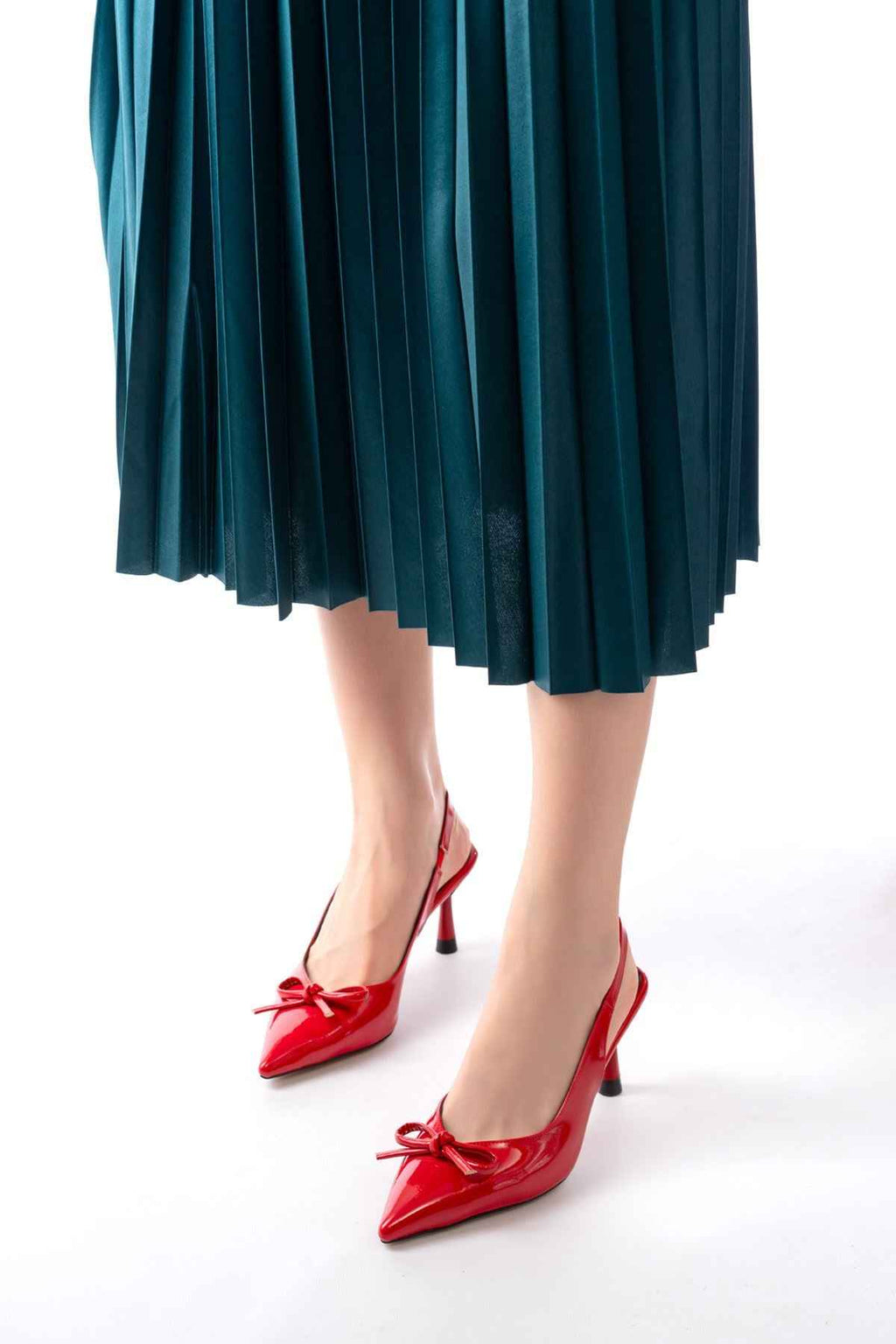 Ayakkabı Aşkı Inf-4500 Kırmızı Rugan Günlük Arkası Açık Fiyonklu Topuklu Bayan Ayakkabı