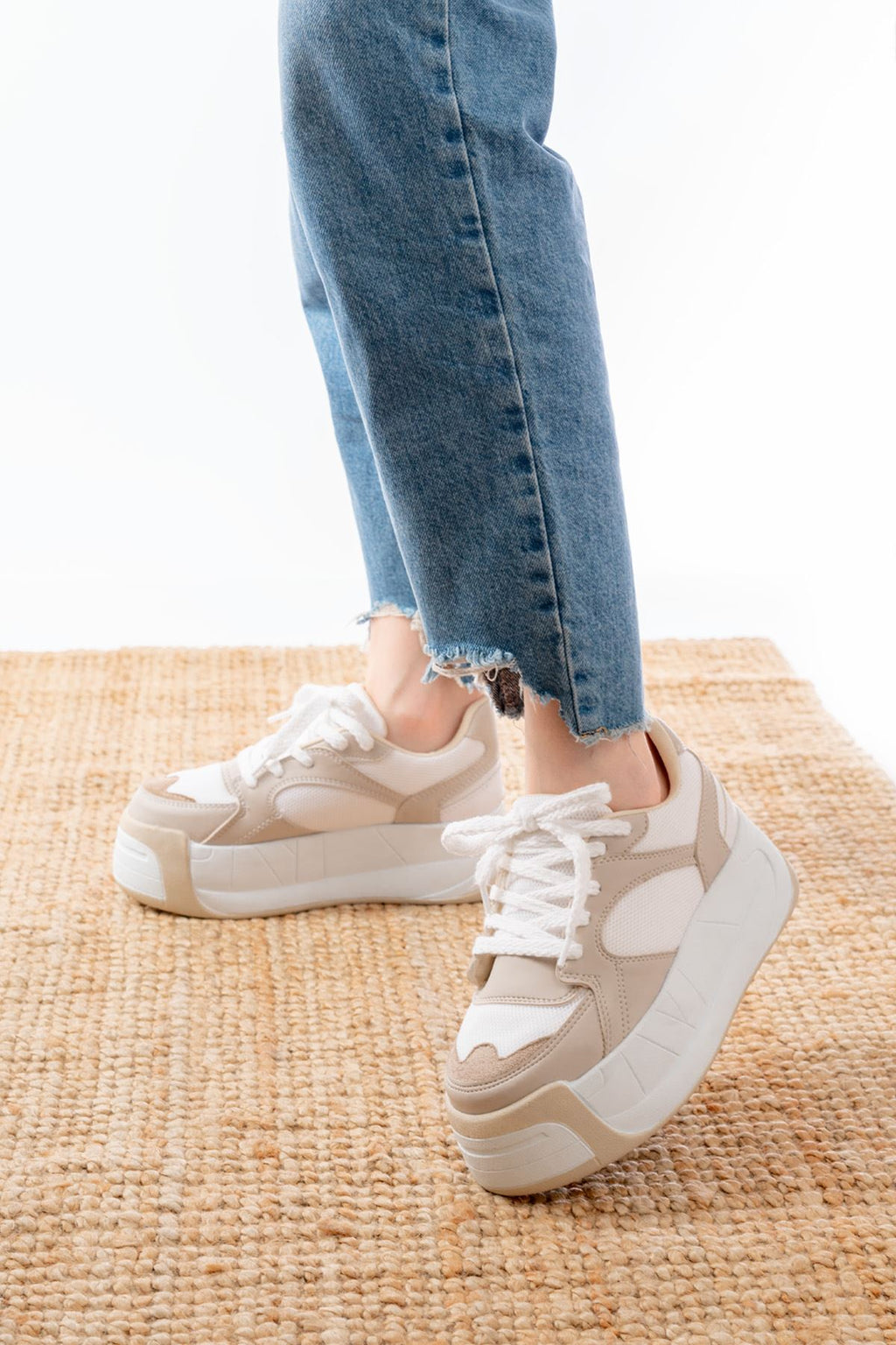 Ayakkabı Aşkı Bej Garni Bağcıklı Fileli Yüksek Taban Günlük Spor Ayakkabı - Ayakkabı Aşkı