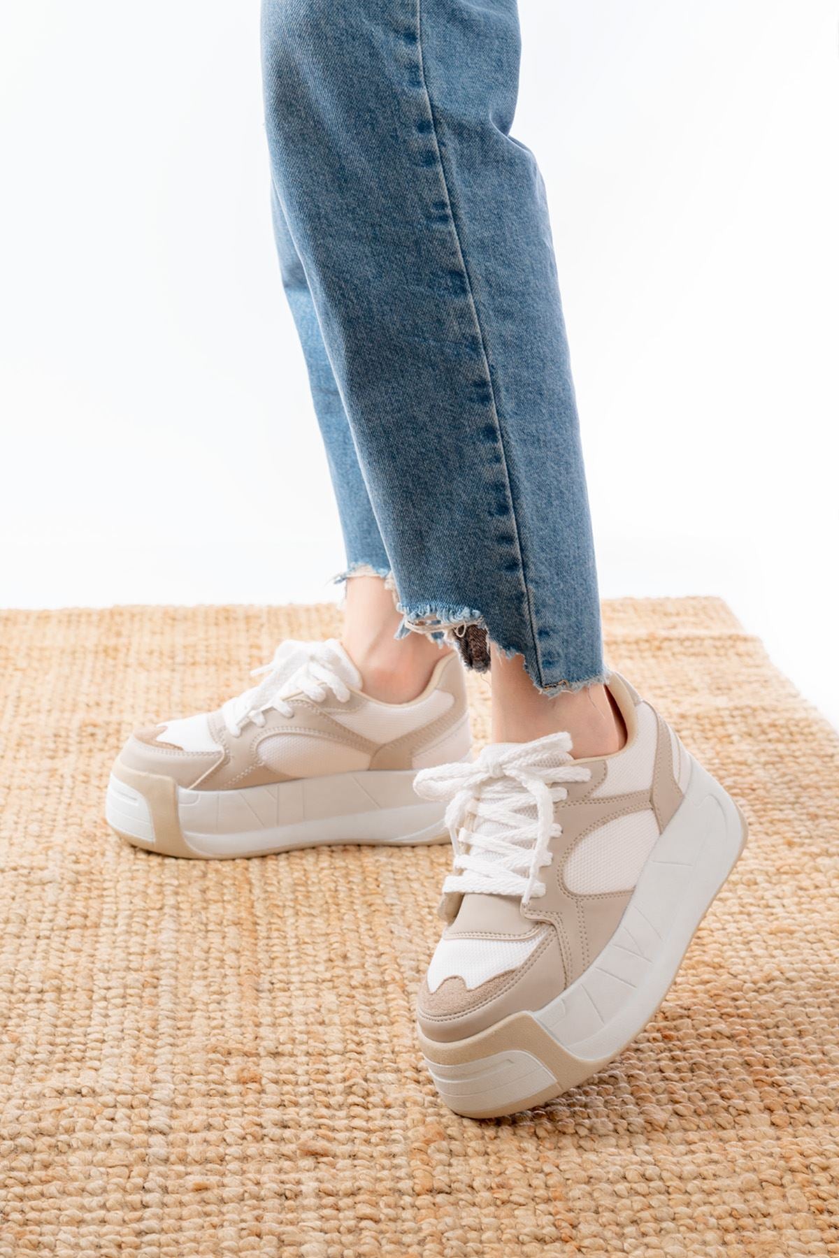 Ayakkabı Aşkı Bej Garni Bağcıklı Fileli Yüksek Taban Günlük Spor Ayakkabı - Ayakkabı Aşkı