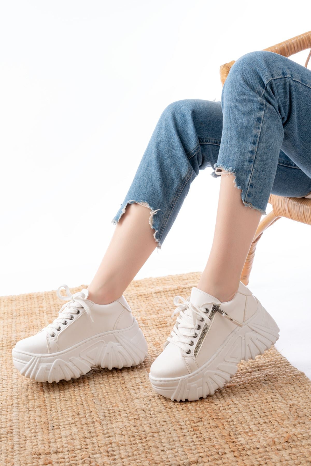 SP-156 Beyaz Bağcıklı Fermuarlı Yüksek Taban Günlük Spor Ayakkabı - Beyaz