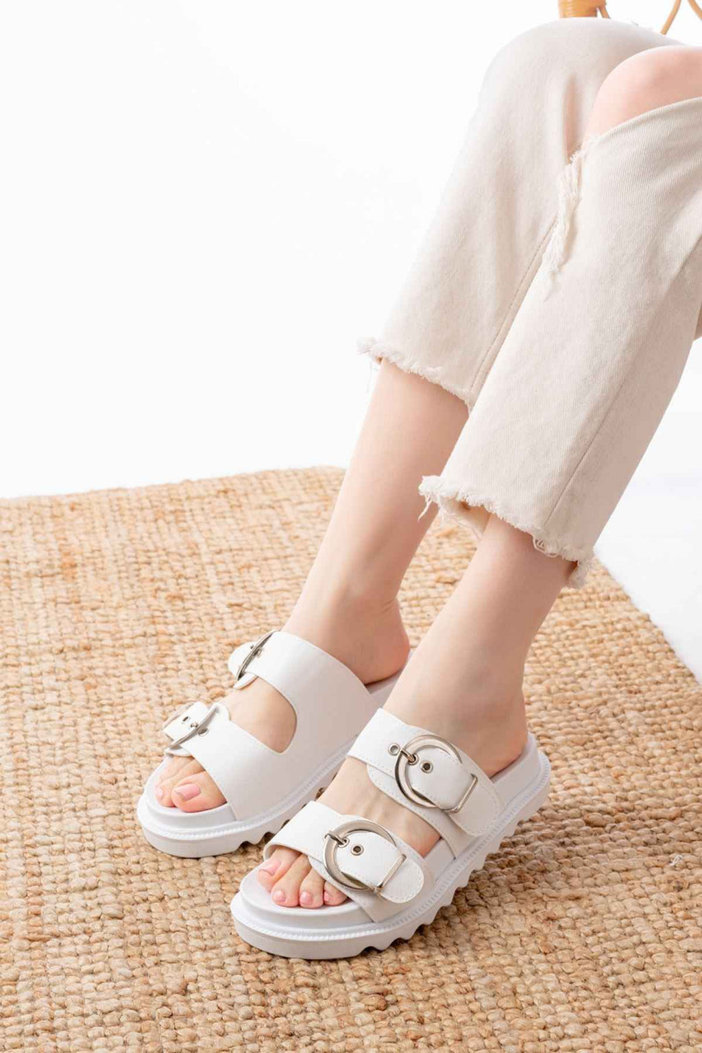 Ayakkabı Aşkı Dm-6010 Beyaz Toka Aksesuarlı Günlük Kadın Terlik