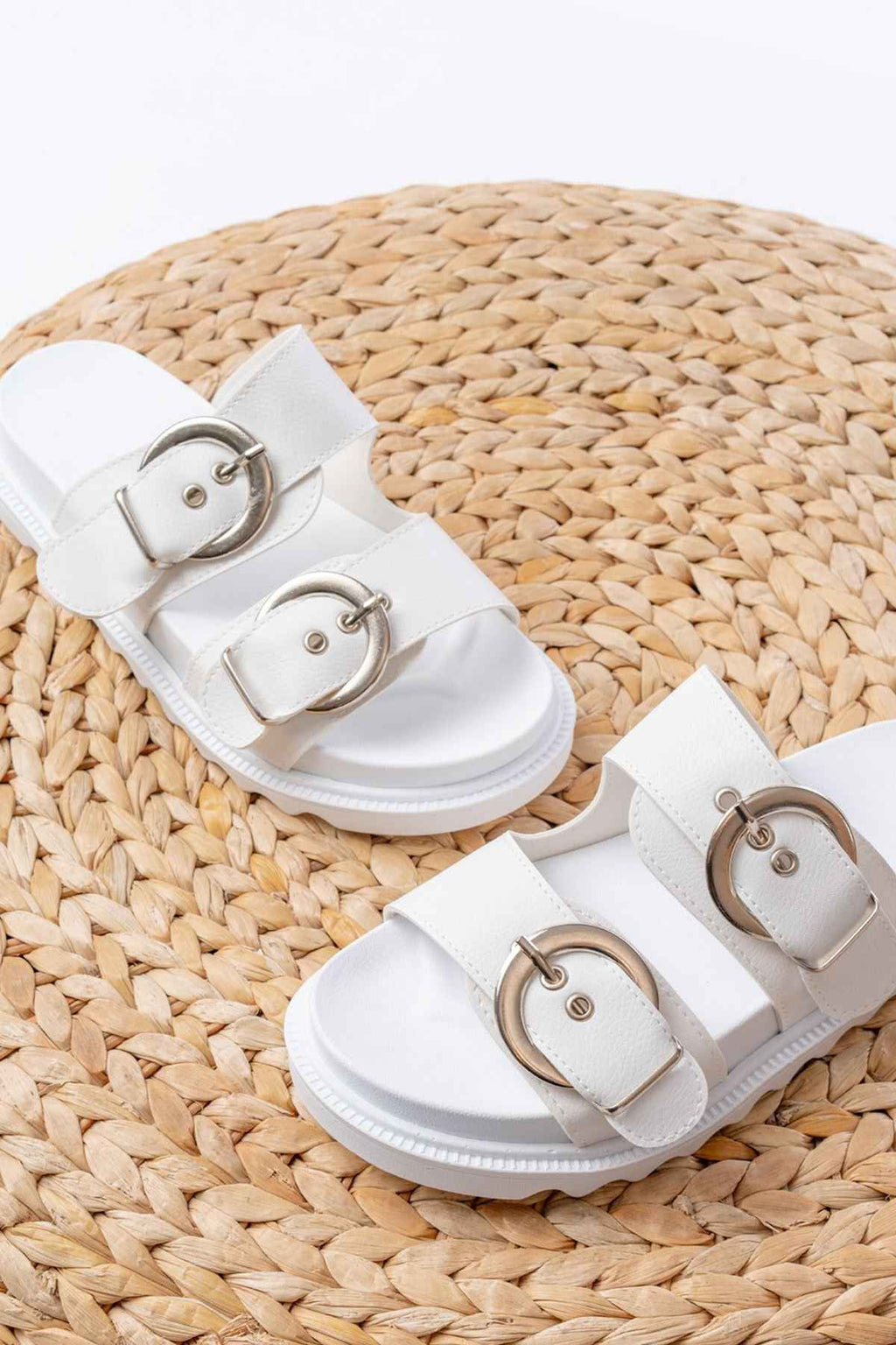 Ayakkabı Aşkı Dm-6010 Beyaz Toka Aksesuarlı Günlük Kadın Terlik