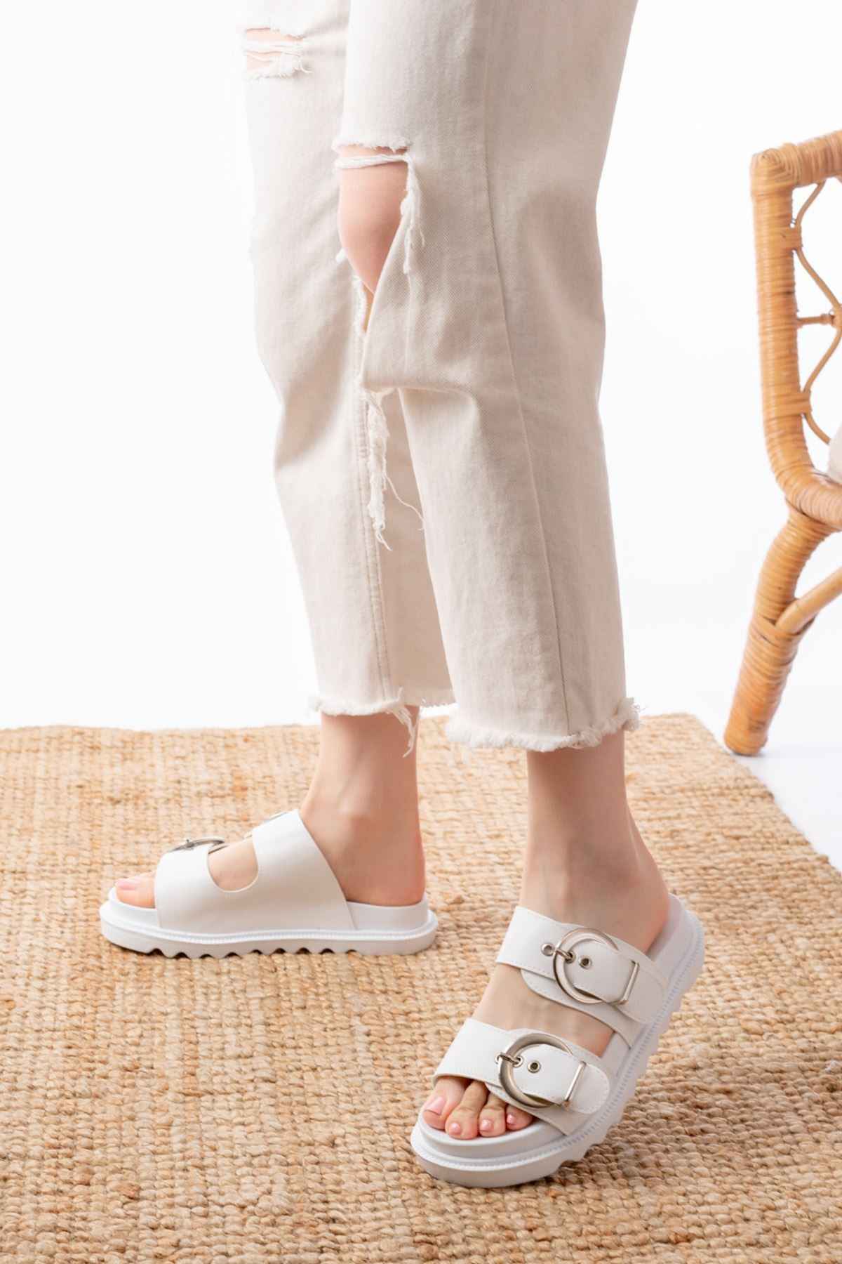 Ayakkabı Aşkı Dm-6010 Beyaz Toka Aksesuarlı Günlük Kadın Terlik