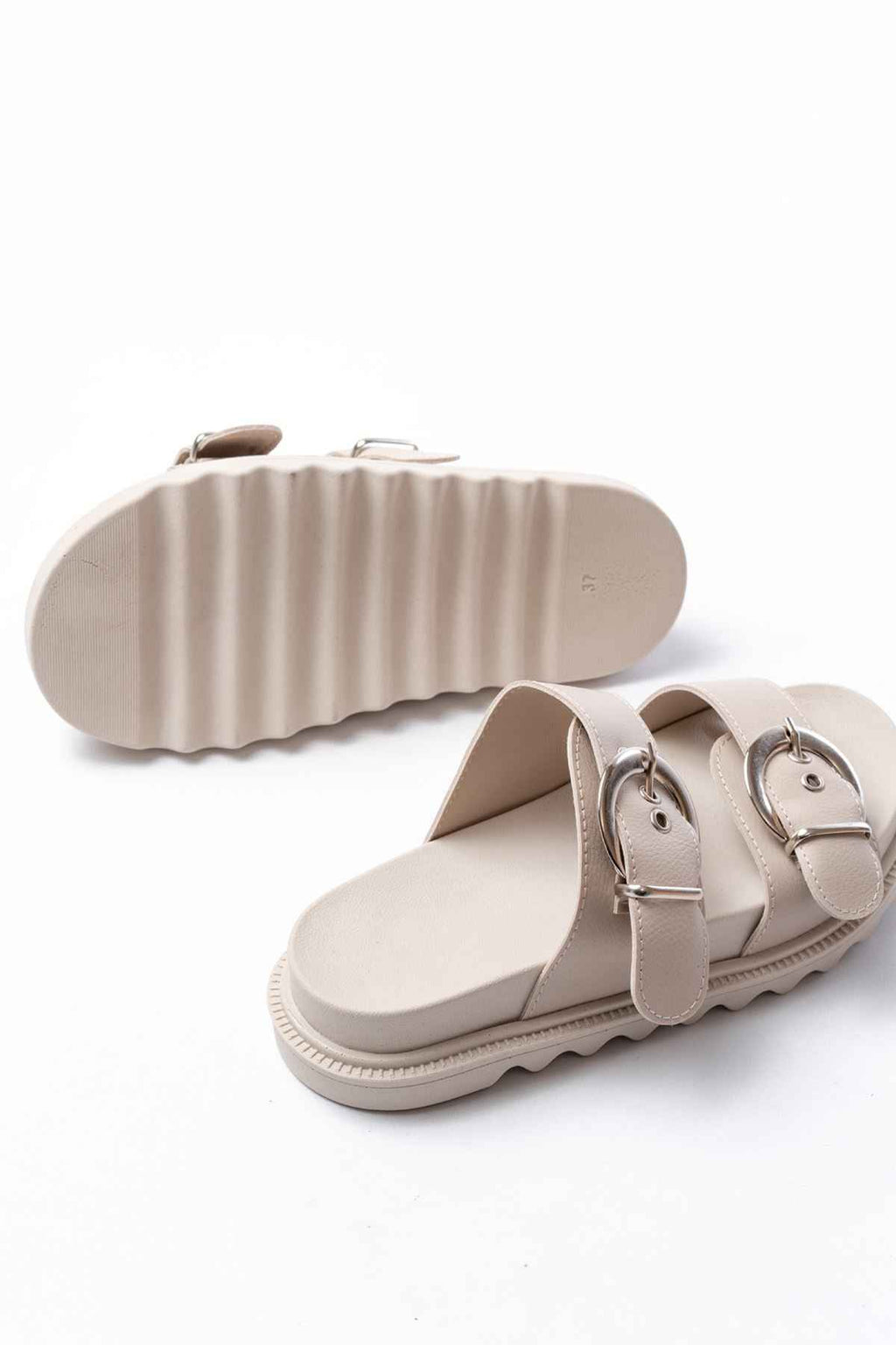 Ayakkabı Aşkı Dm-6010 Bej Toka Aksesuarlı Günlük Kadın Terlik