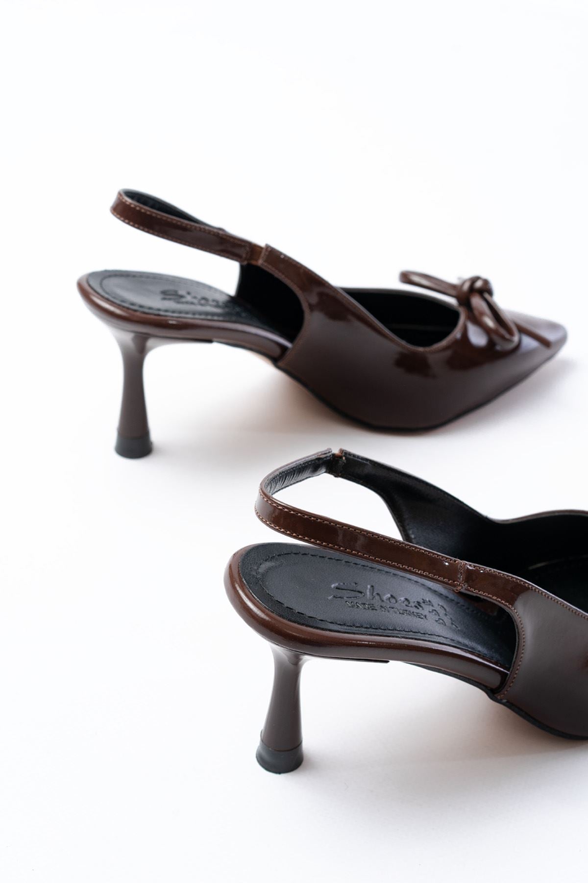 Ayakkabı Aşkı İNF-45 Kahve Rugan Günlük Arkası Açık Fiyonklu Topuklu Bayan Ayakkabı