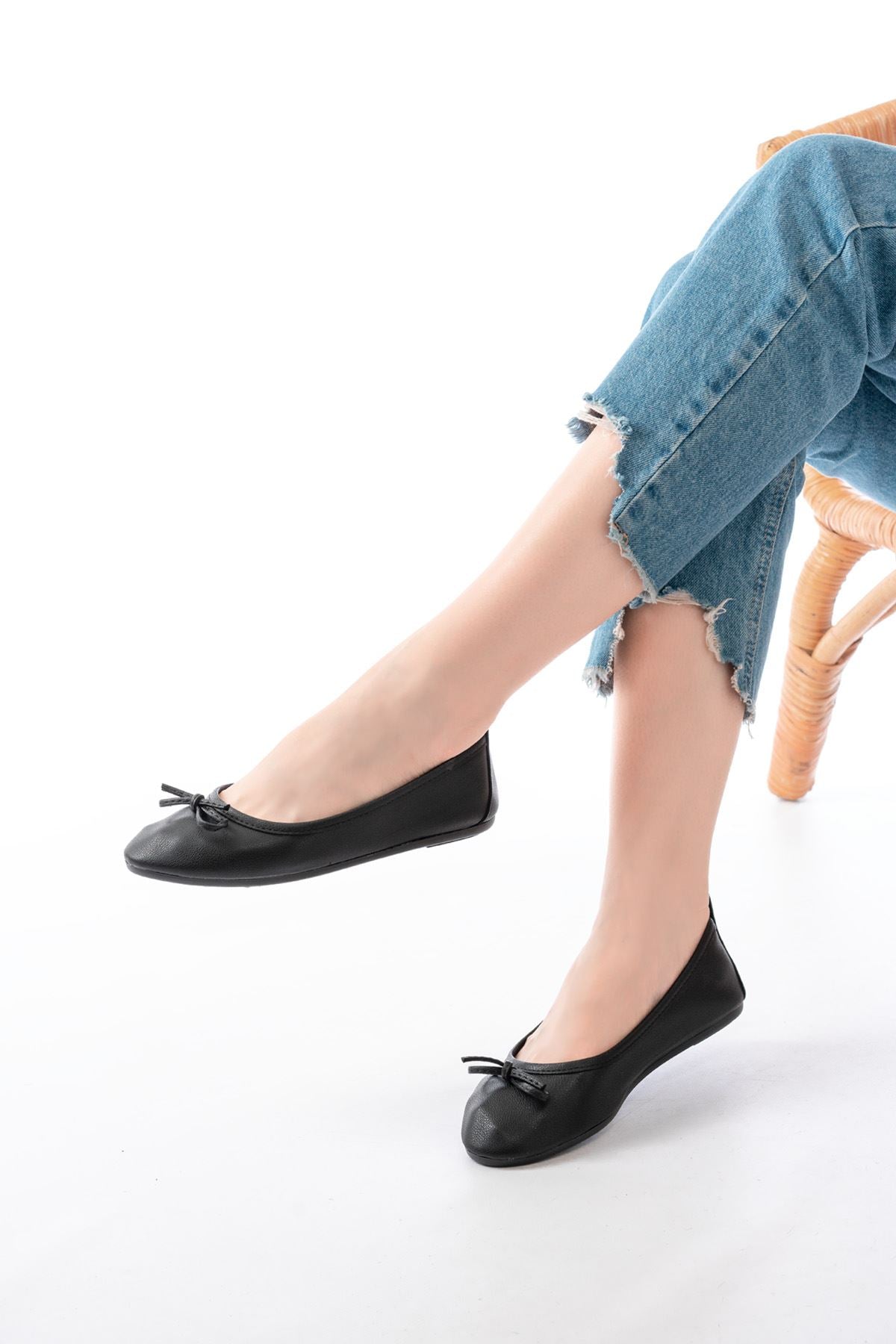 Ayakkabı Aşkı 6101 Siyah Günlük Fiyonklu Kadın Babet - Ayakkabı Aşkı