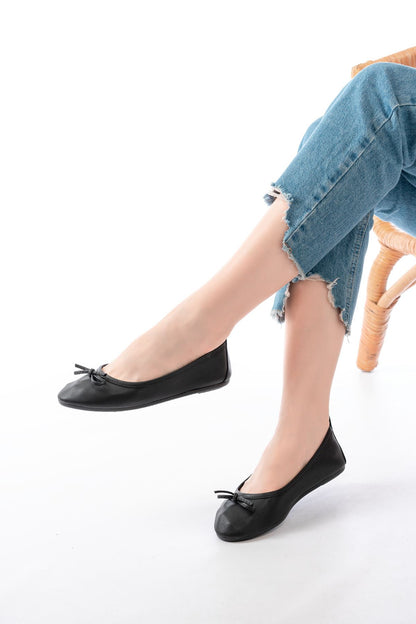 6101 Siyah Günlük  Fiyonklu Kadın Babet - Siyah