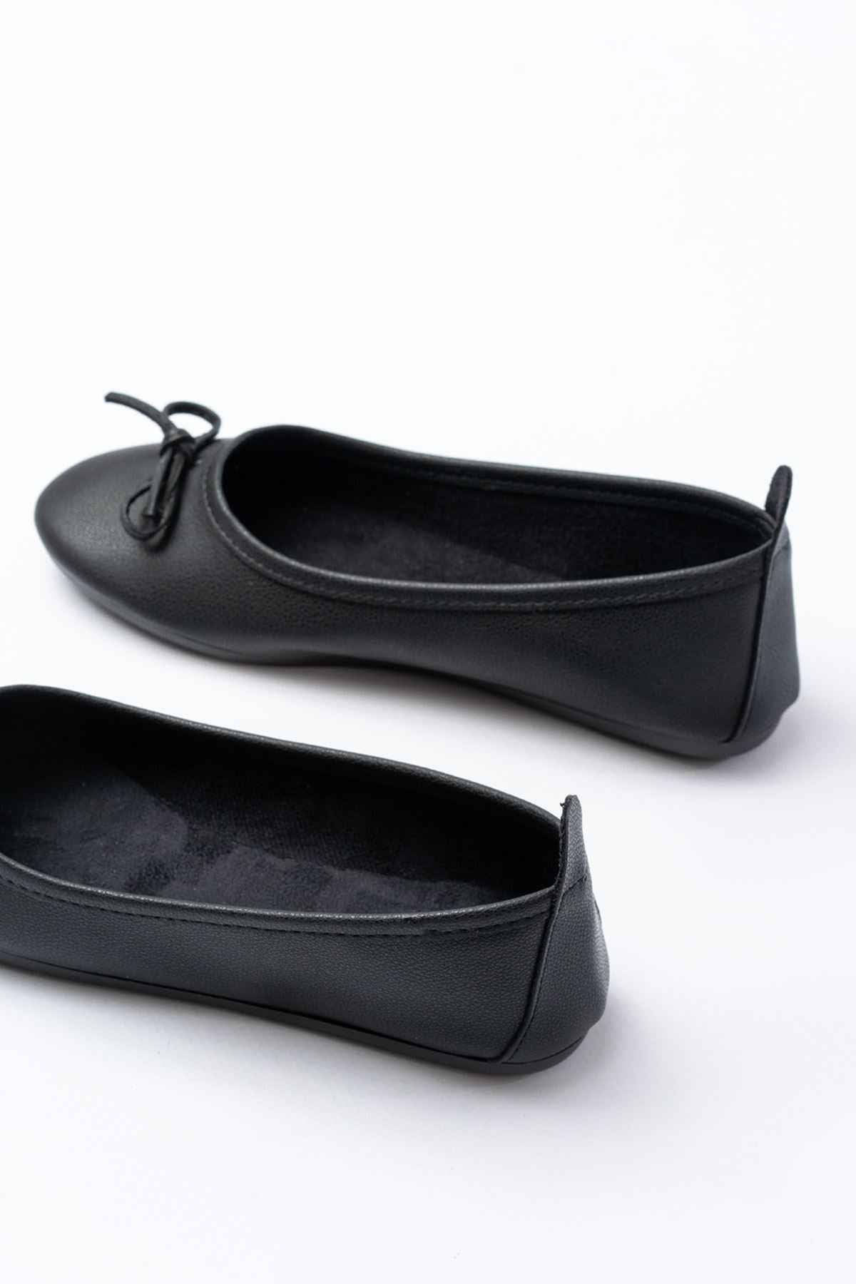 Ayakkabı Aşkı 6101 Siyah Günlük  Fiyonklu Kadın Babet