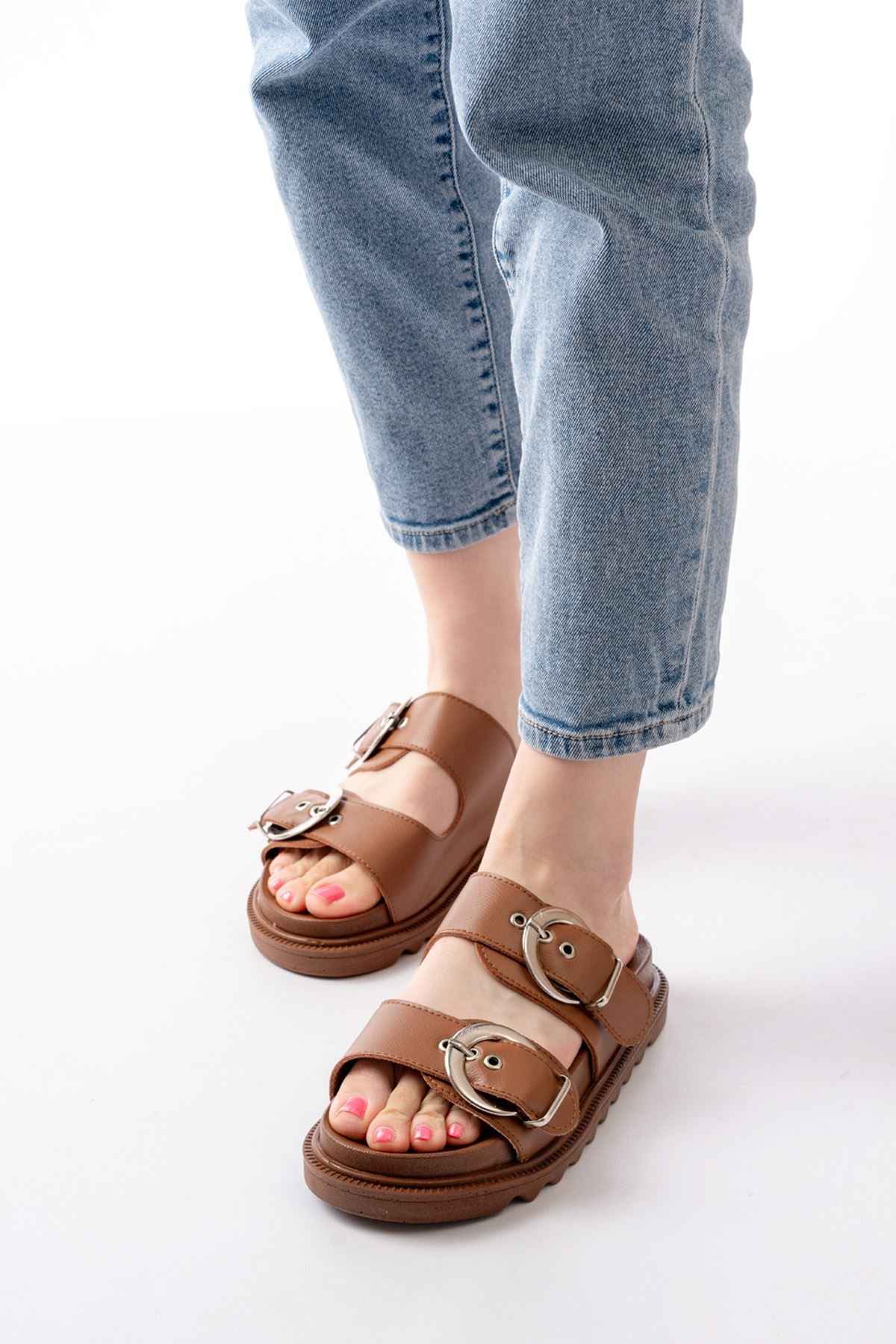 Ayakkabı Aşkı Dm-6010 Taba Toka Aksesuarlı Günlük Kadın Terlik