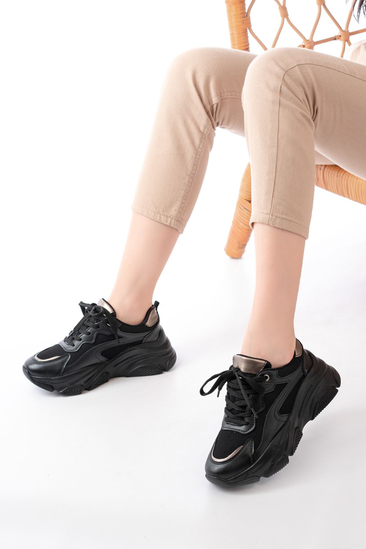 SP-149 Siyah Platin Bağcıklı Fileli Günlük Spor Ayakkabı - Siyah