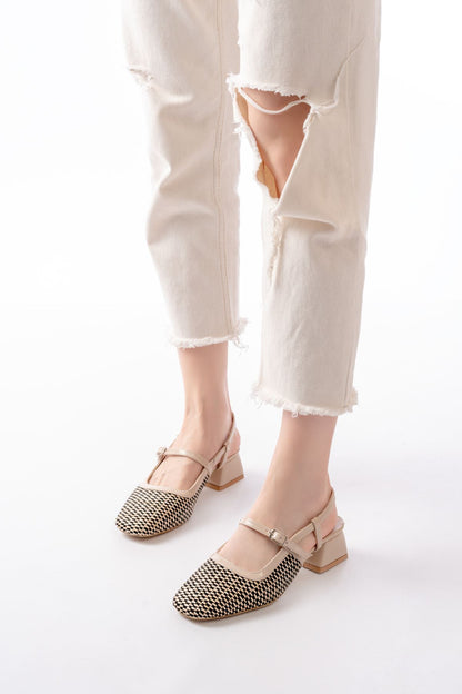 Ayakkabı Aşkı 72 Bej Desenli Arkası Açık Günlük Kadın Sandalet