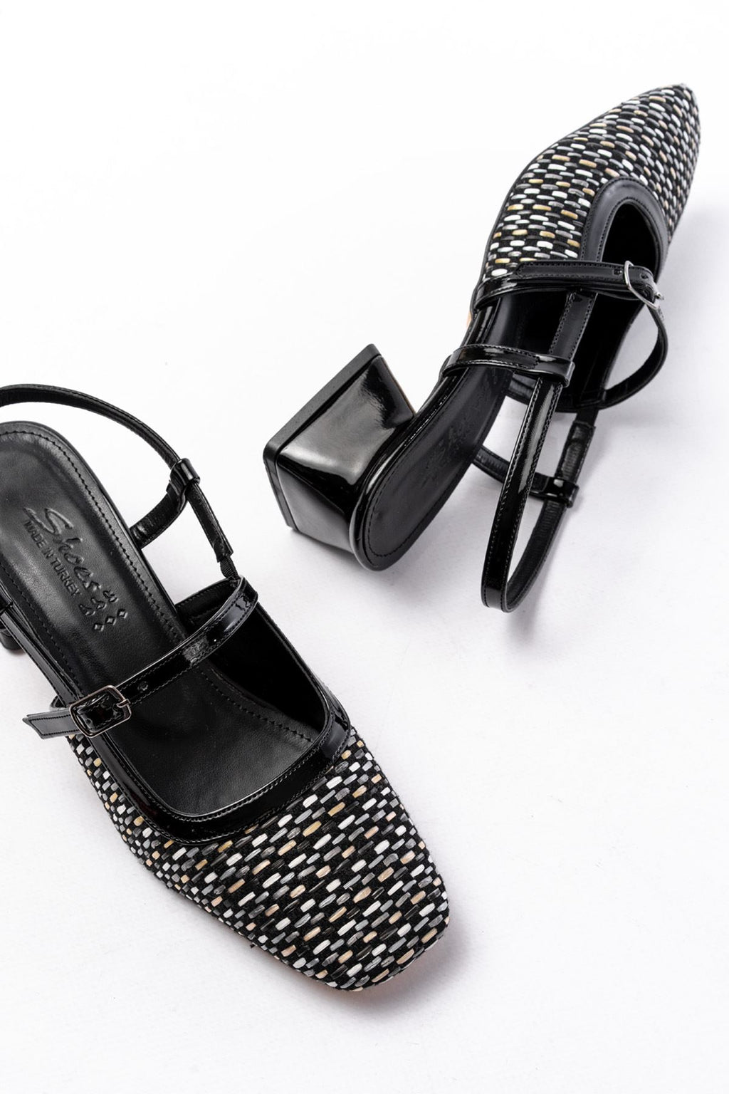 Ayakkabı Aşkı 72 Siyah Desenli Arkası Açık Günlük Kadın Sandalet - Ayakkabı Aşkı