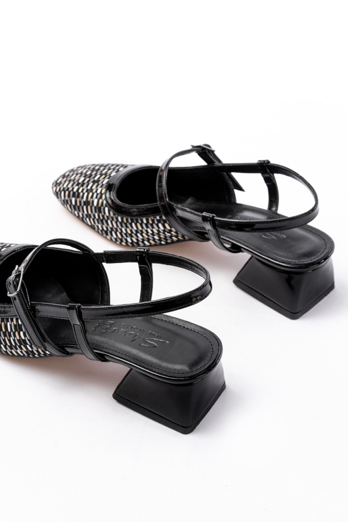 Ayakkabı Aşkı 72 Siyah Desenli Arkası Açık Günlük Kadın Sandalet - Ayakkabı Aşkı