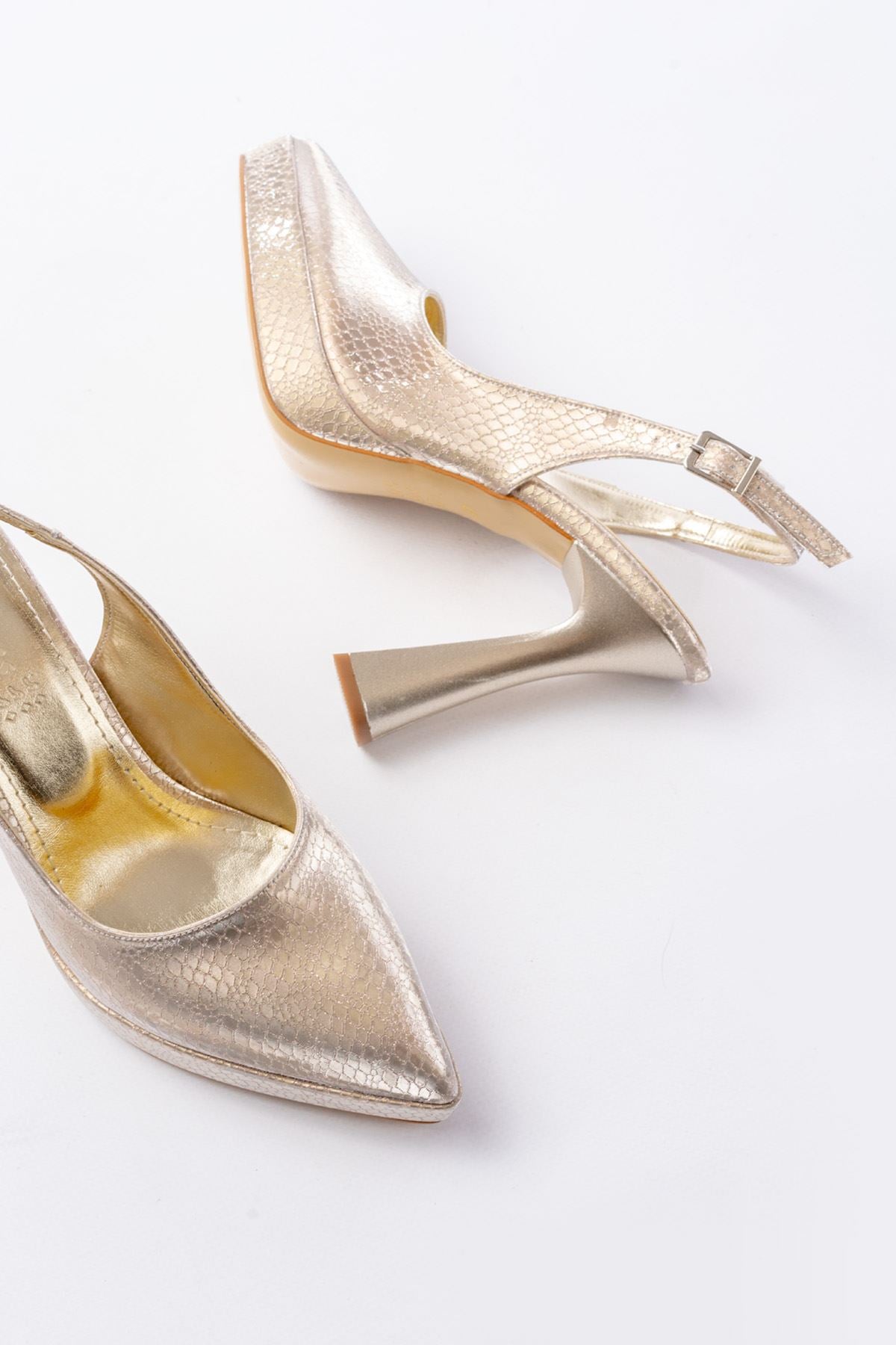 Ayakkabı Aşkı Gold Günlük Arkası Açık Yılan Desenli Topuklu Bayan Ayakkabı