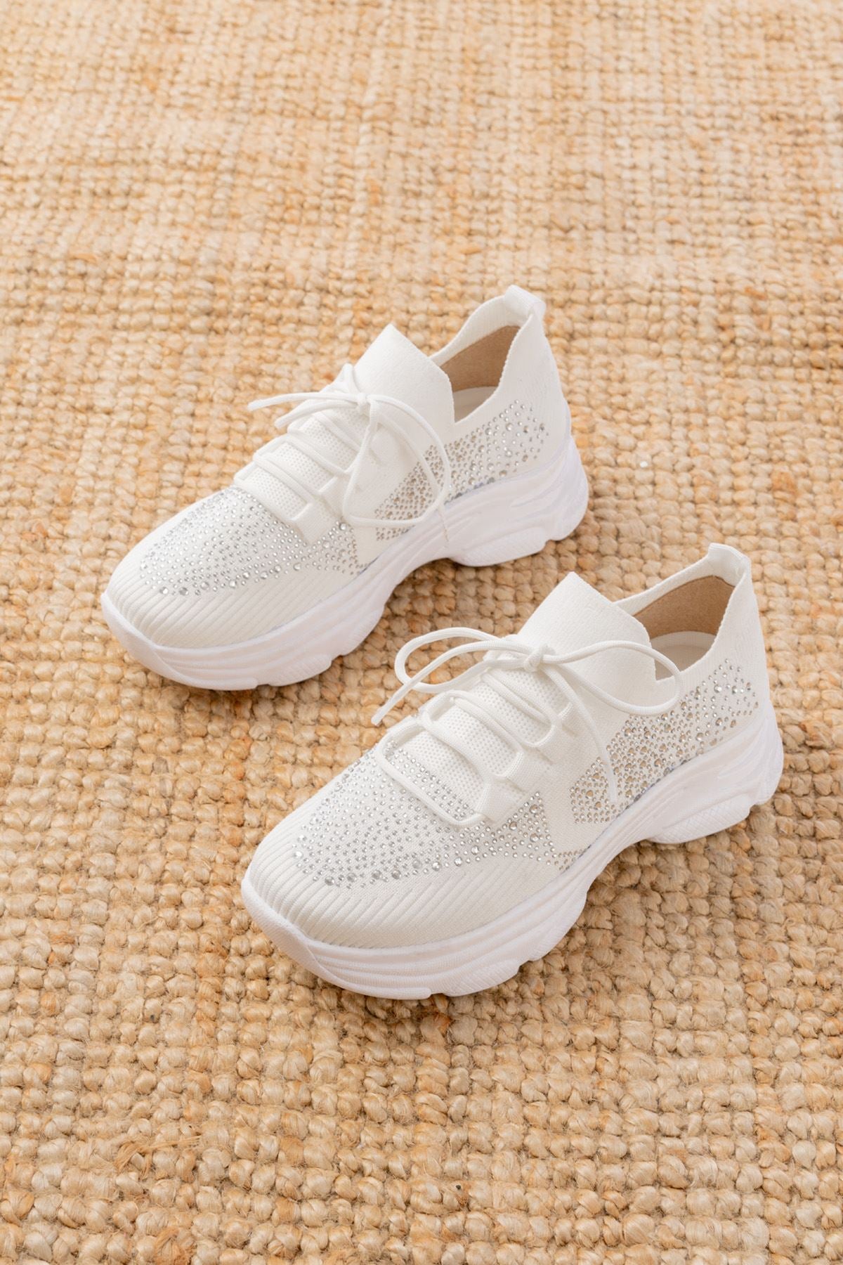 Ayakkabı Aşkı 3002 Beyaz Bağcıklı Fileli Taş Aksesuarlı Günlük Spor Ayakkabı - Ayakkabı Aşkı