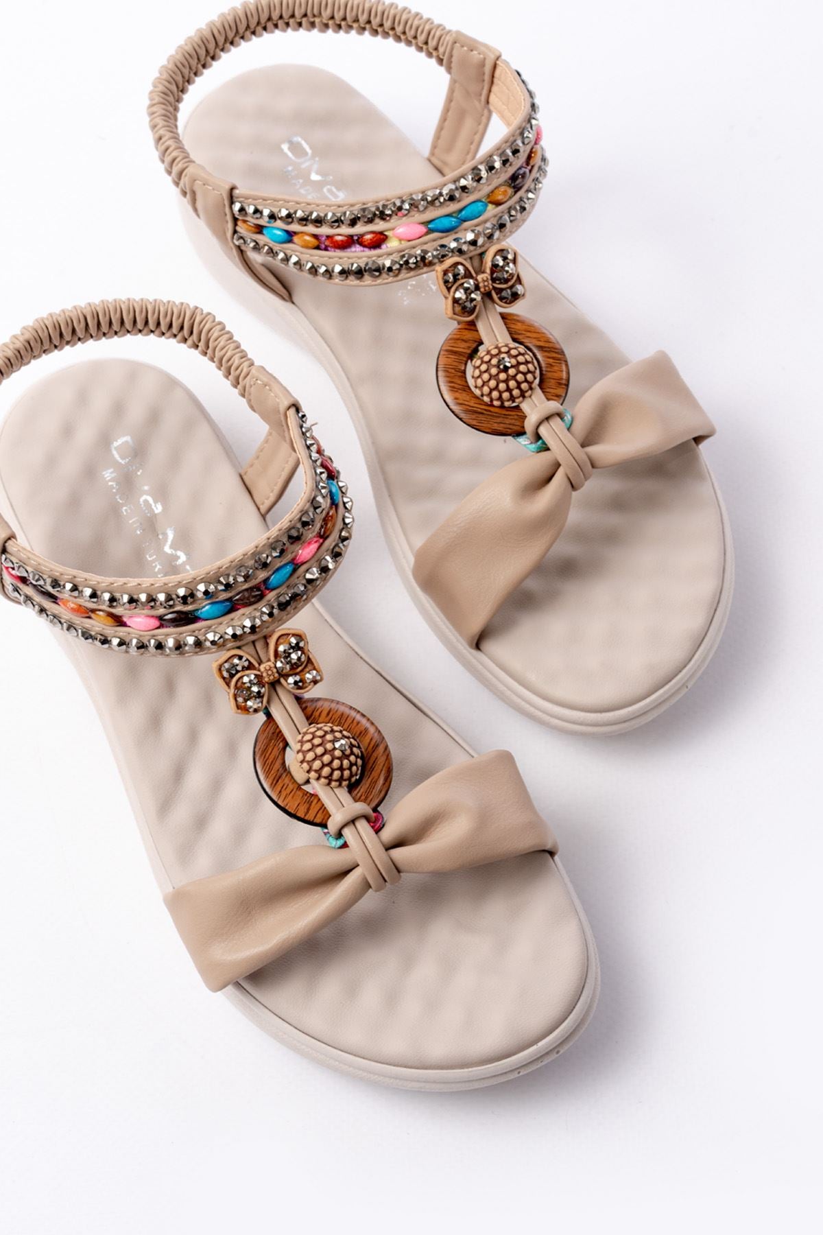 Ayakkabı Aşkı Bej Taşlı Arka Lastikli Günlük Kadın Sandalet - Ayakkabı Aşkı