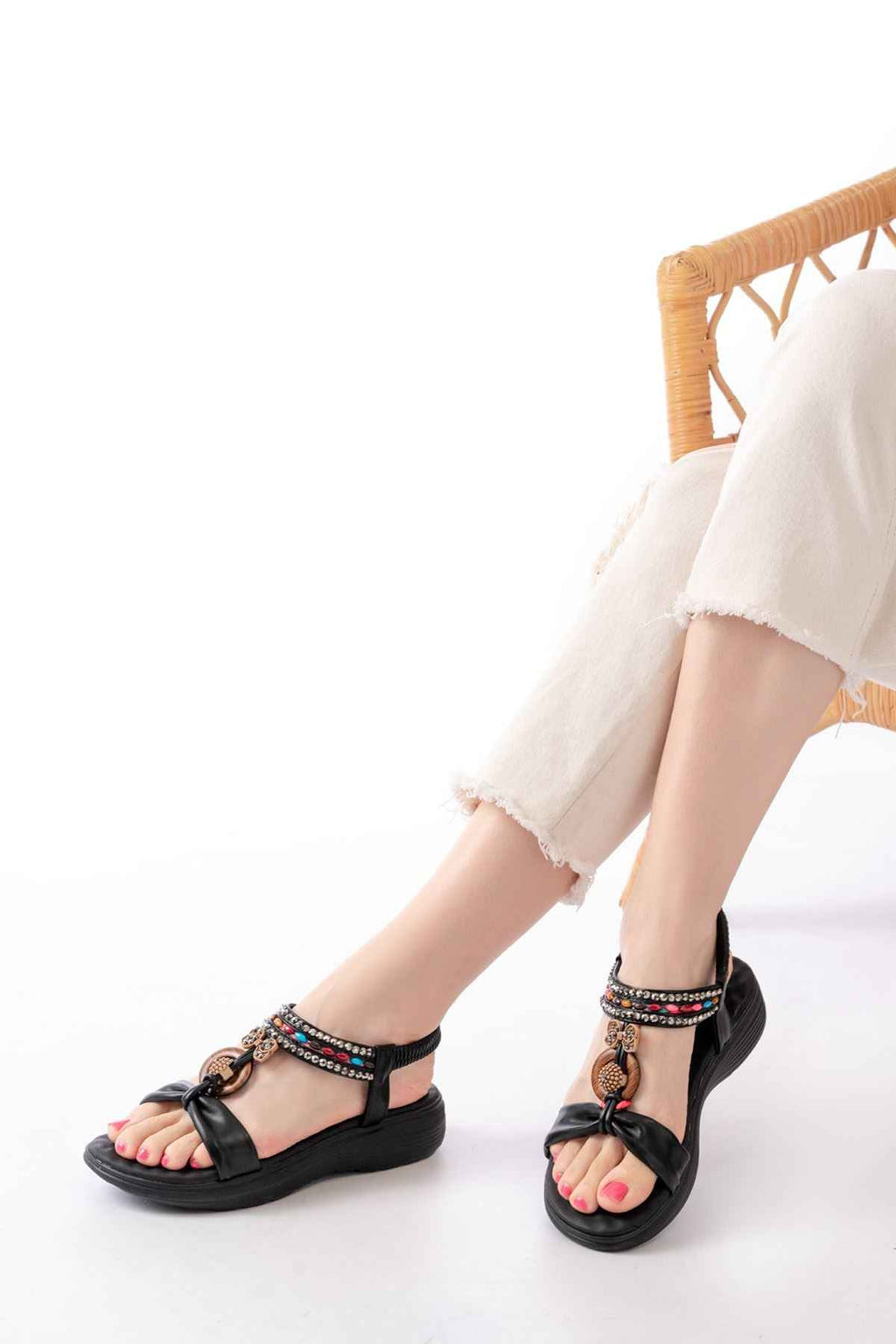 Ayakkabı Aşkı Dm-608 Siyah Taşlı Arka Lastikli Günlük Kadın Sandalet