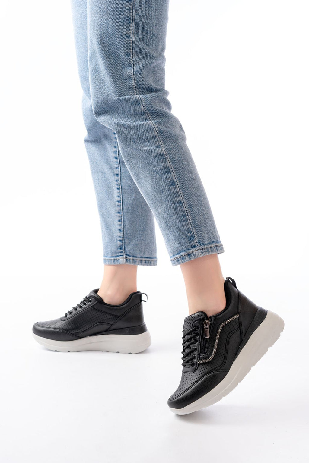 Ayakkabı Aşkı Siyah Bağcıklı Fermuarlı Taş Aksesuarlı Mevsimlik Spor Ayakkabı - Ayakkabı Aşkı