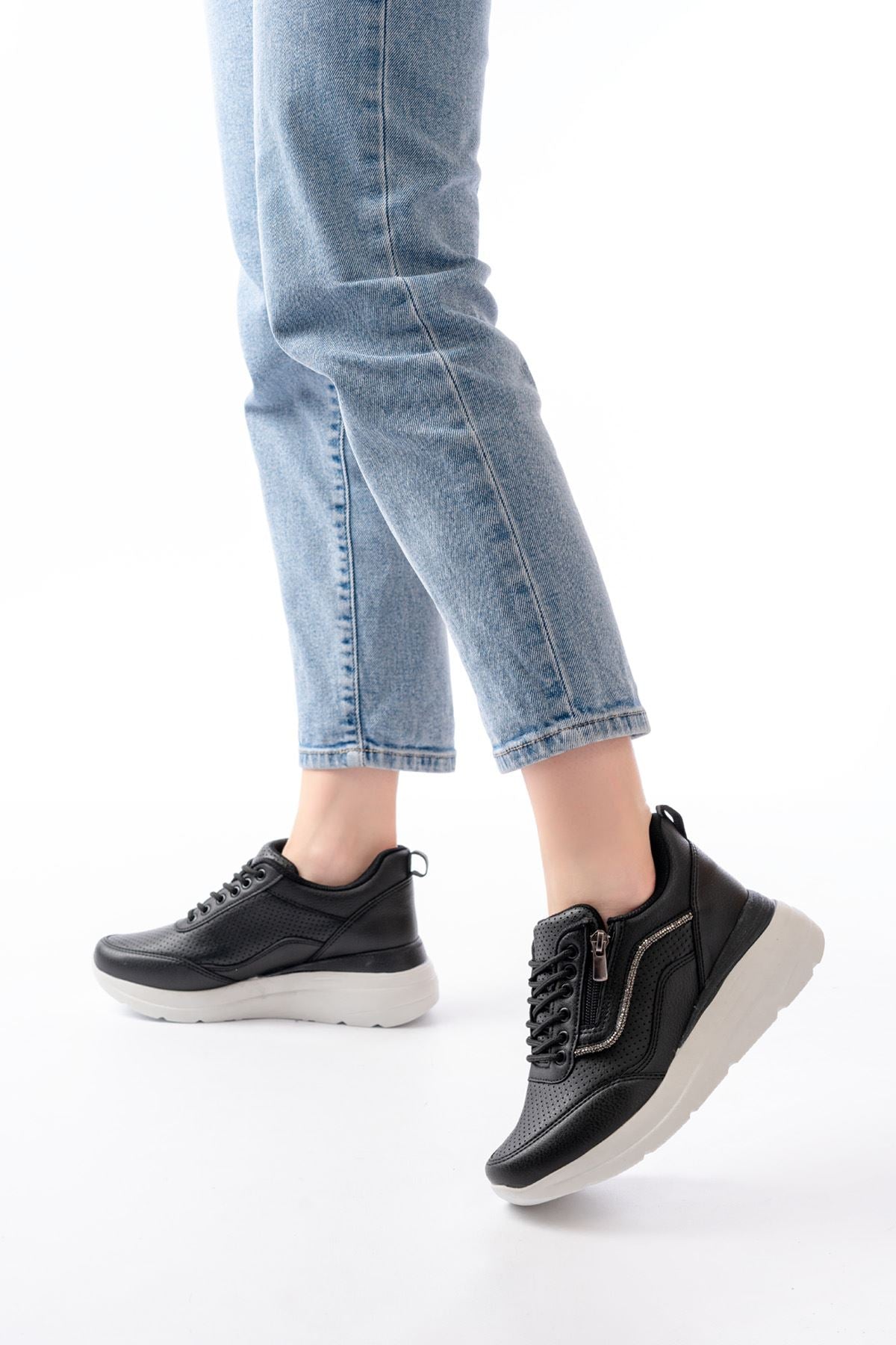 Ayakkabı Aşkı Siyah Bağcıklı Fermuarlı Taş Aksesuarlı Mevsimlik Spor Ayakkabı - Ayakkabı Aşkı