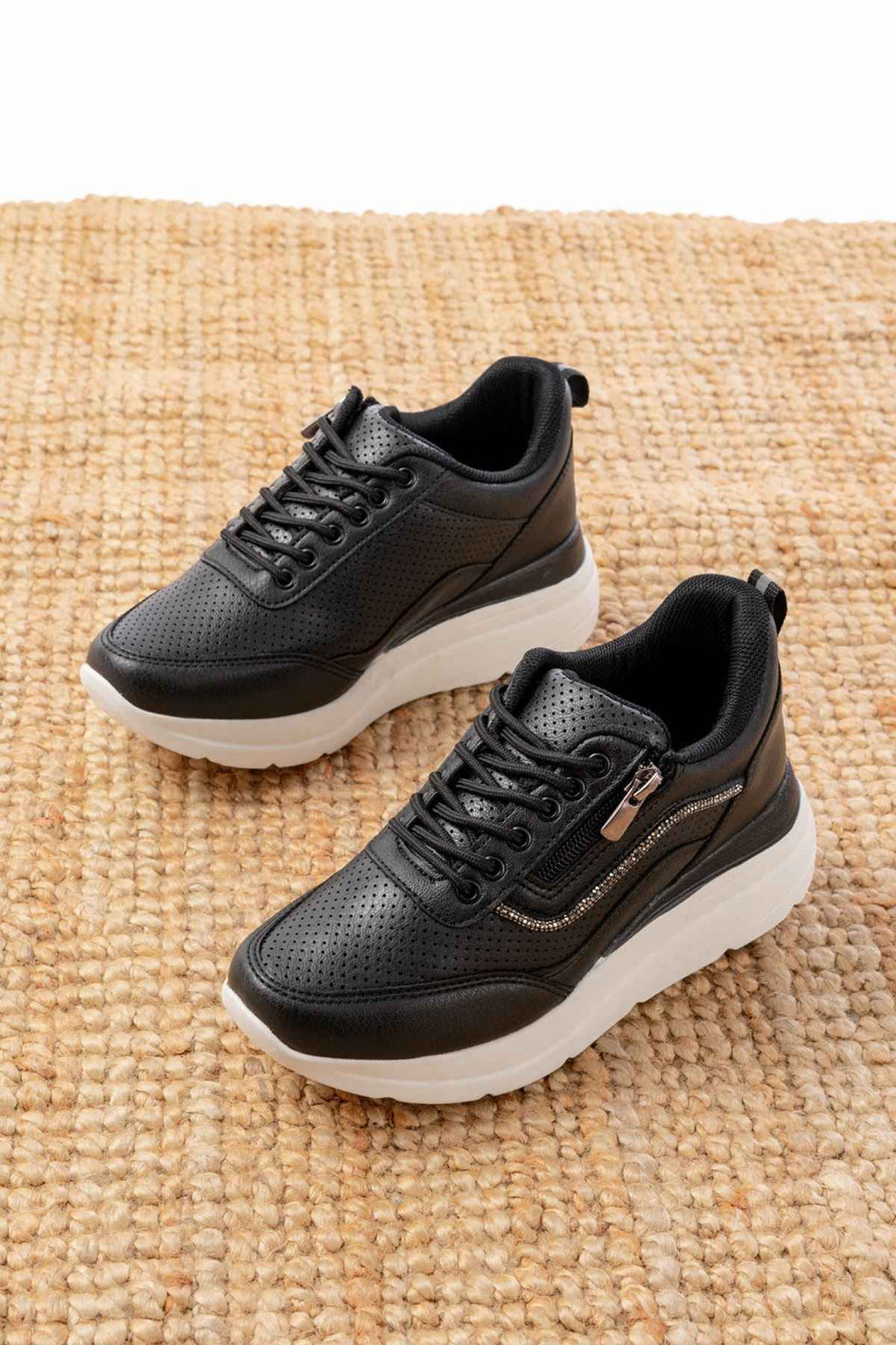 Ayakkabı Aşkı F-207 Siyah Bağcıklı Fermuarlı Taş Aksesuarlı Mevsimlik Spor Ayakkabı