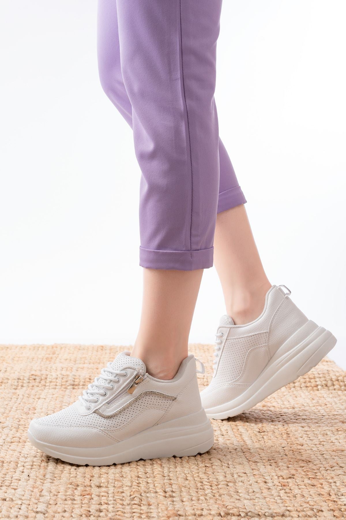 Ayakkabı Aşkı Beyaz Bağcıklı Fermuarlı Taş Aksesuarlı Mevsimlik Spor Ayakkabı