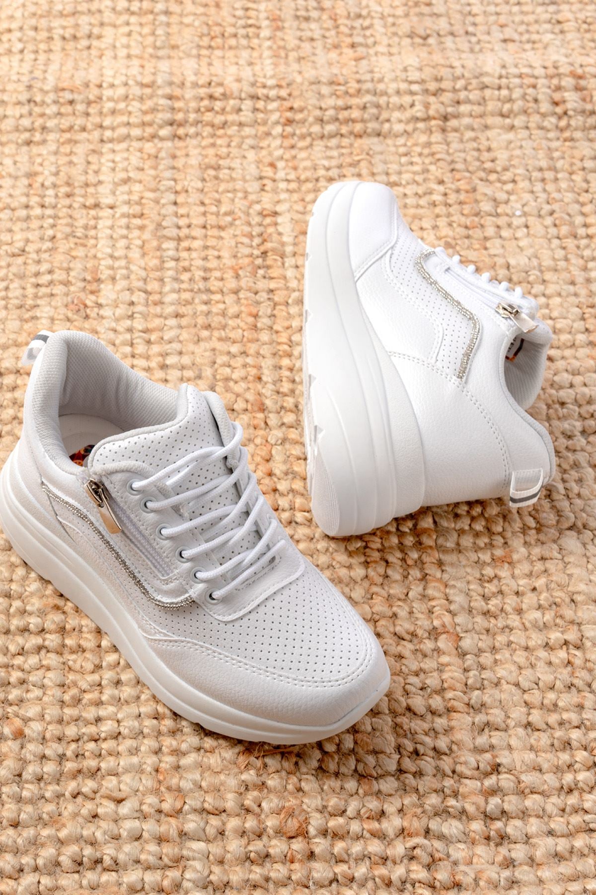Ayakkabı Aşkı Beyaz Bağcıklı Fermuarlı Taş Aksesuarlı Mevsimlik Spor Ayakkabı - Ayakkabı Aşkı