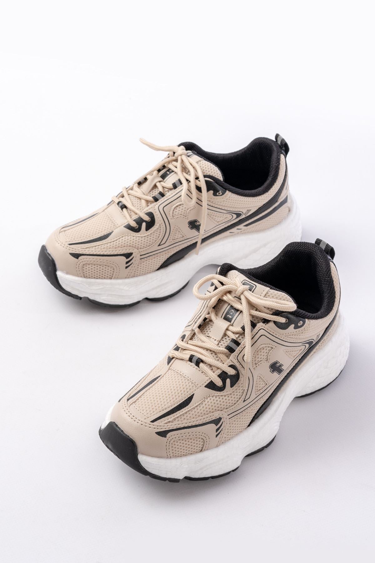 Ayakkabı Aşkı Bej Günlük Bağcıklı Siyah Desenli Yazlık Spor Ayakkabı