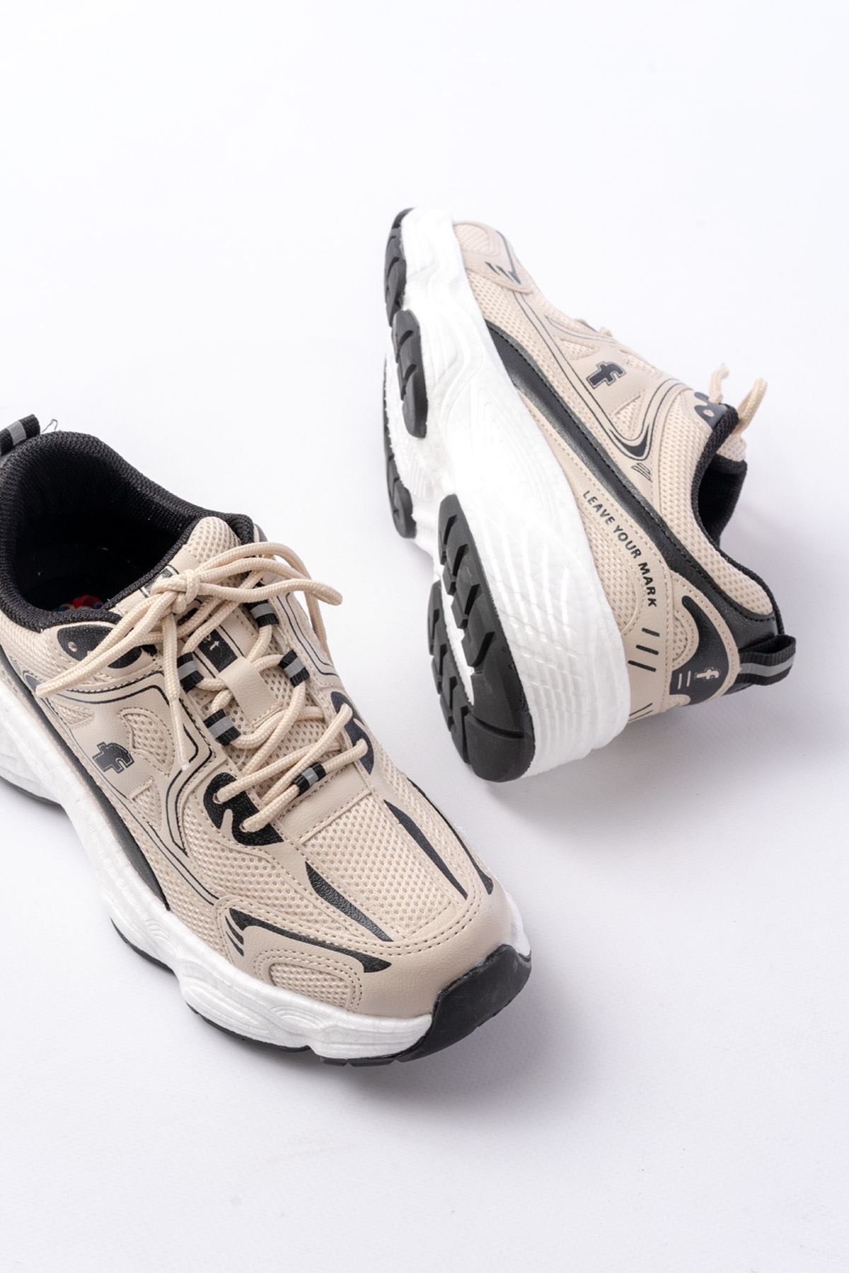 Ayakkabı Aşkı Bej Günlük Bağcıklı Siyah Desenli Yazlık Spor Ayakkabı