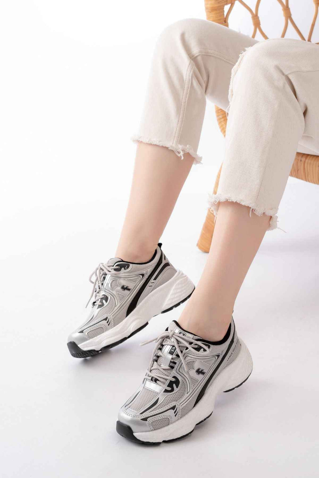 Ayakkabı Aşkı F-329 Gri Günlük Bağcıklı Beyaz Tabanlı Yazlık Spor Ayakkabı