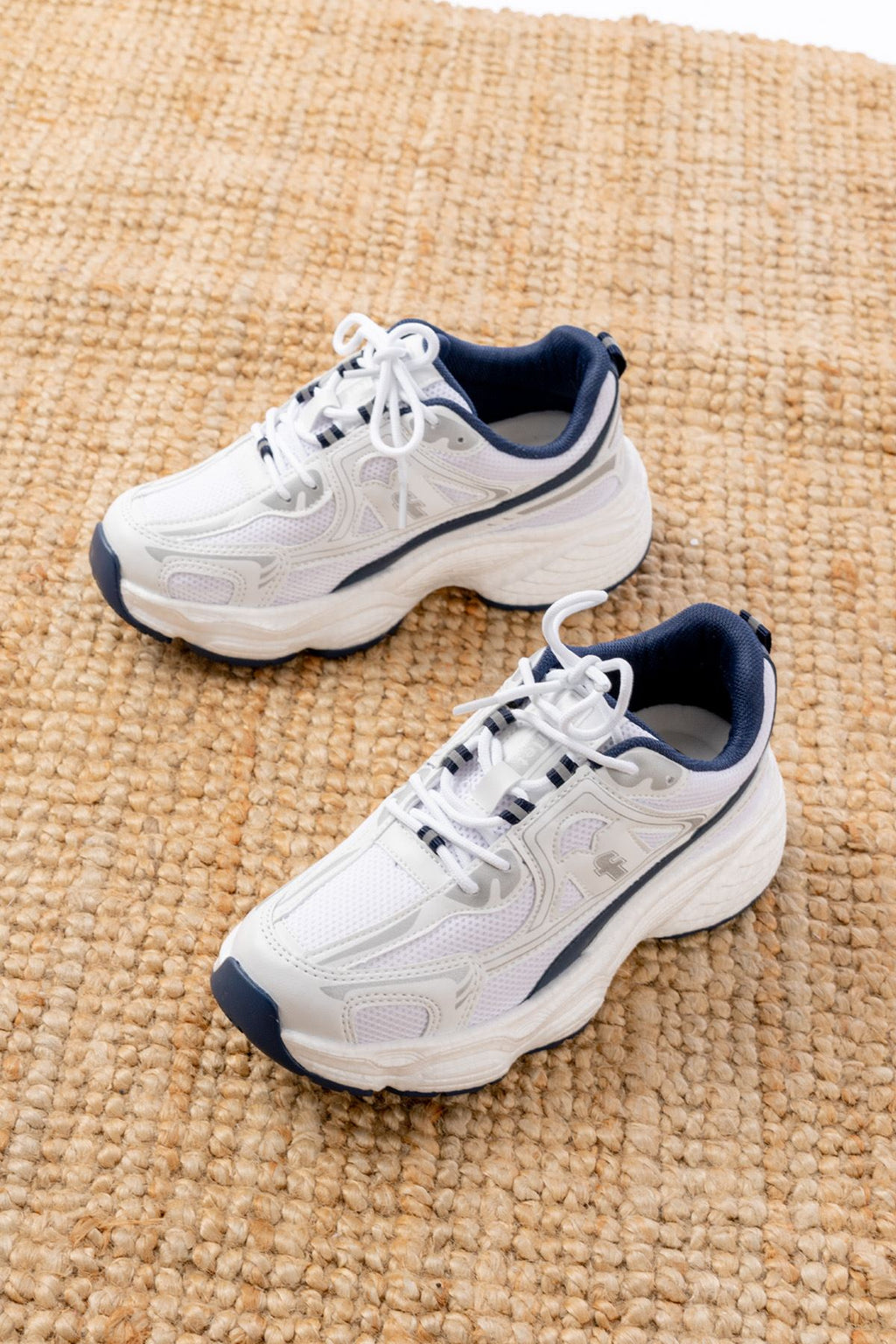 Ayakkabı Aşkı Beyaz Günlük Bağcıklı Lacivert Desenli Yazlık Spor Ayakkabı - Ayakkabı Aşkı