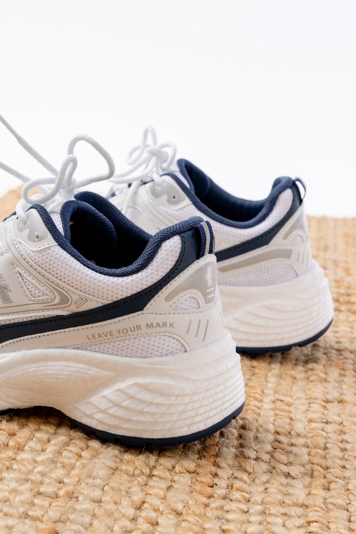 Ayakkabı Aşkı Beyaz Günlük Bağcıklı Lacivert Desenli Yazlık Spor Ayakkabı - Ayakkabı Aşkı