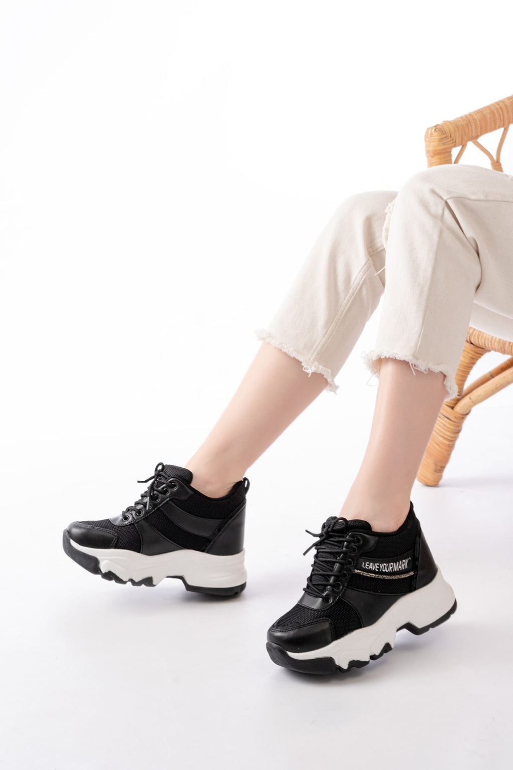 F-209 Siyah Bağcıklı Fileli Taş Aksesuarlı Günlük Spor Ayakkabı - Siyah