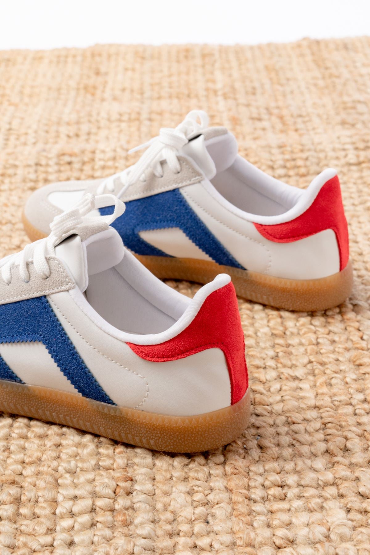 Ayakkabı Aşkı Beyaz Garni Bağcıklı Termo Taban Günlük Kadın Spor