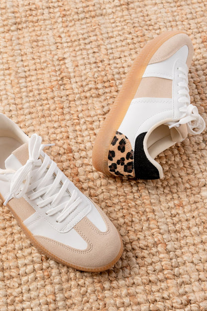 Ayakkabı Aşkı Beyaz Garni Leopar Desenli Bağcıklı Termo Taban Günlük Kadın Spor