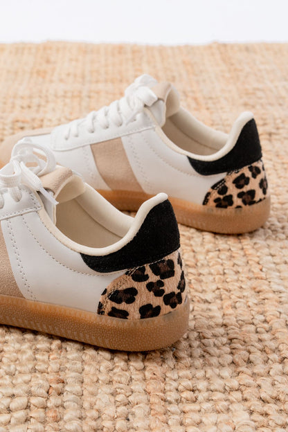 Ayakkabı Aşkı Beyaz Garni Leopar Desenli Bağcıklı Termo Taban Günlük Kadın Spor