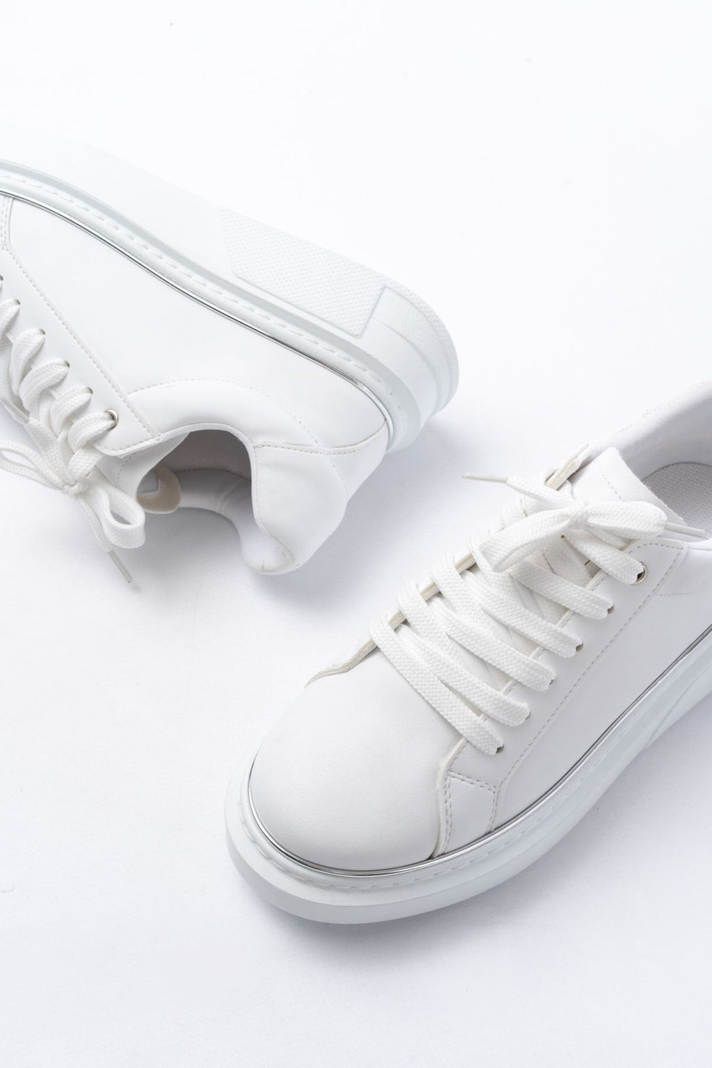 Ayakkabı Aşkı Beyaz Gümüş Bağcıklı Dikişli Günlük Spor Ayakkabı - Ayakkabı Aşkı