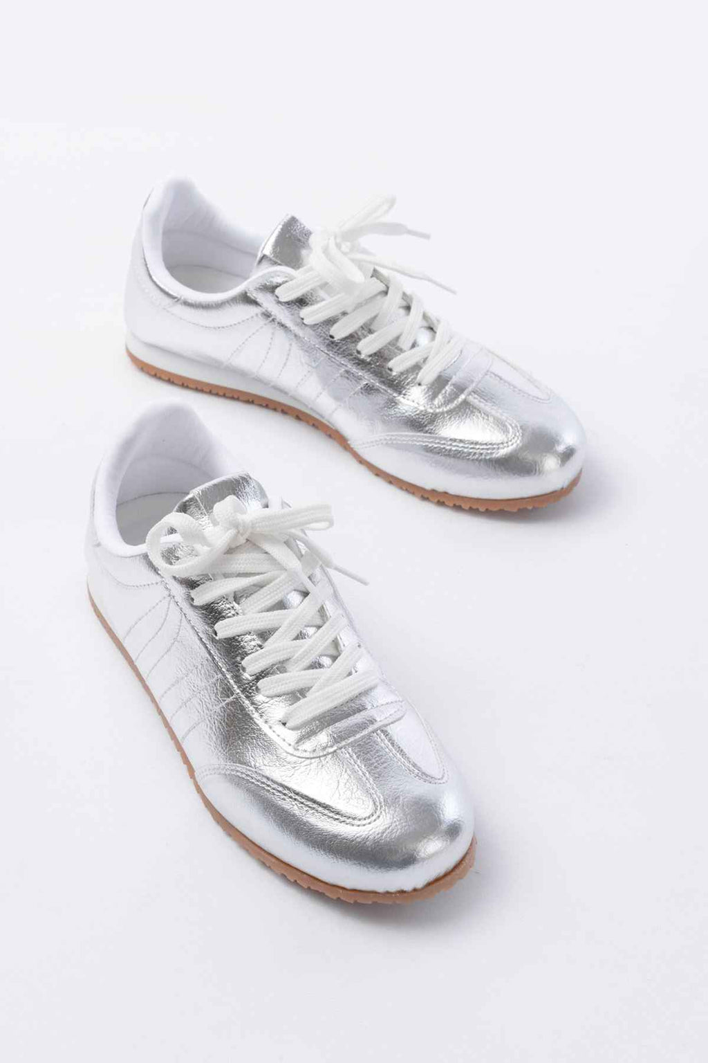 Ayakkabı Aşkı M-1009 Gümüş Rugan Bağcıklı Günlük Kadın Spor