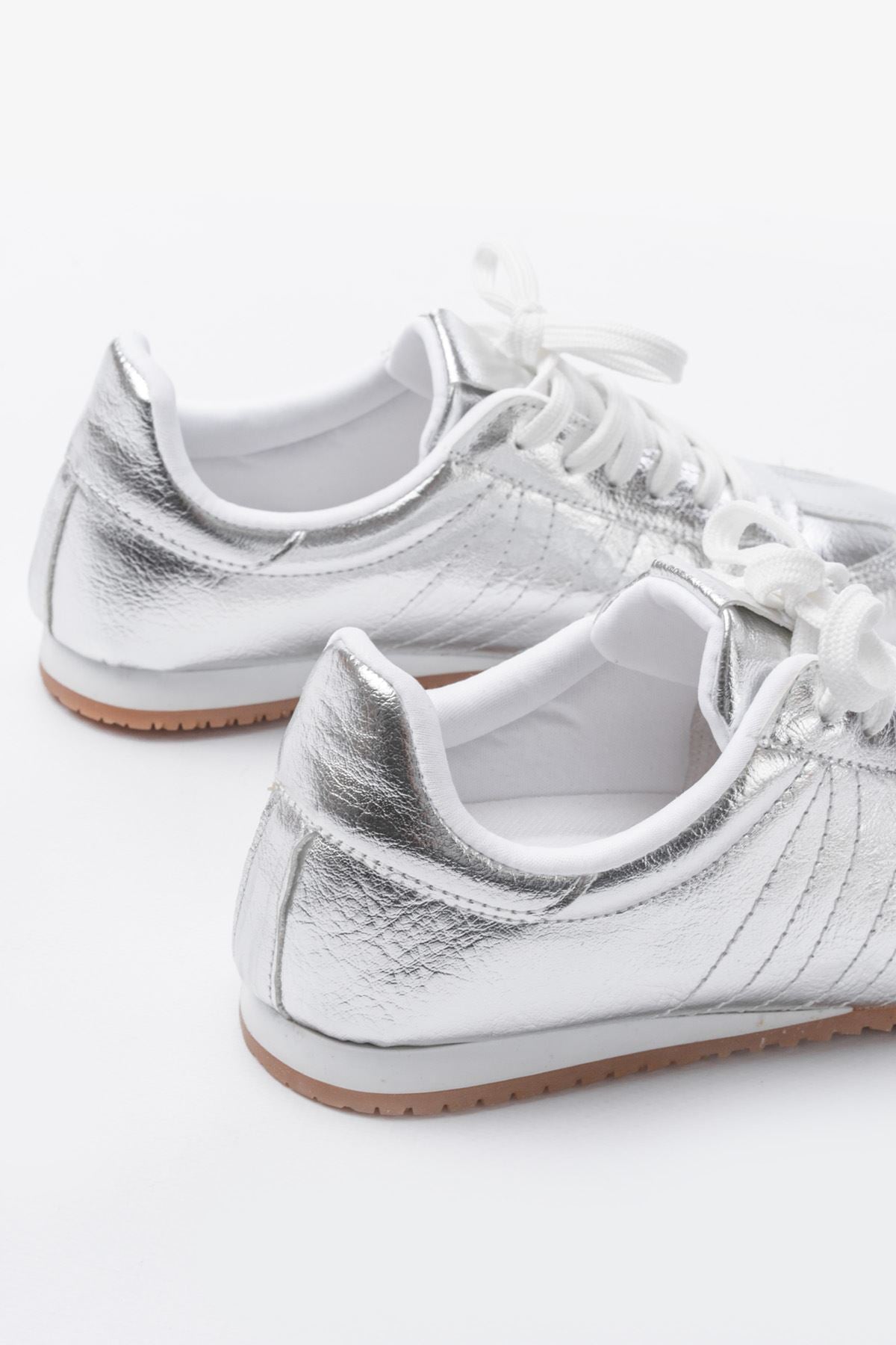 Ayakkabı Aşkı Gümüş Rugan Bağcıklı Günlük Kadın Spor